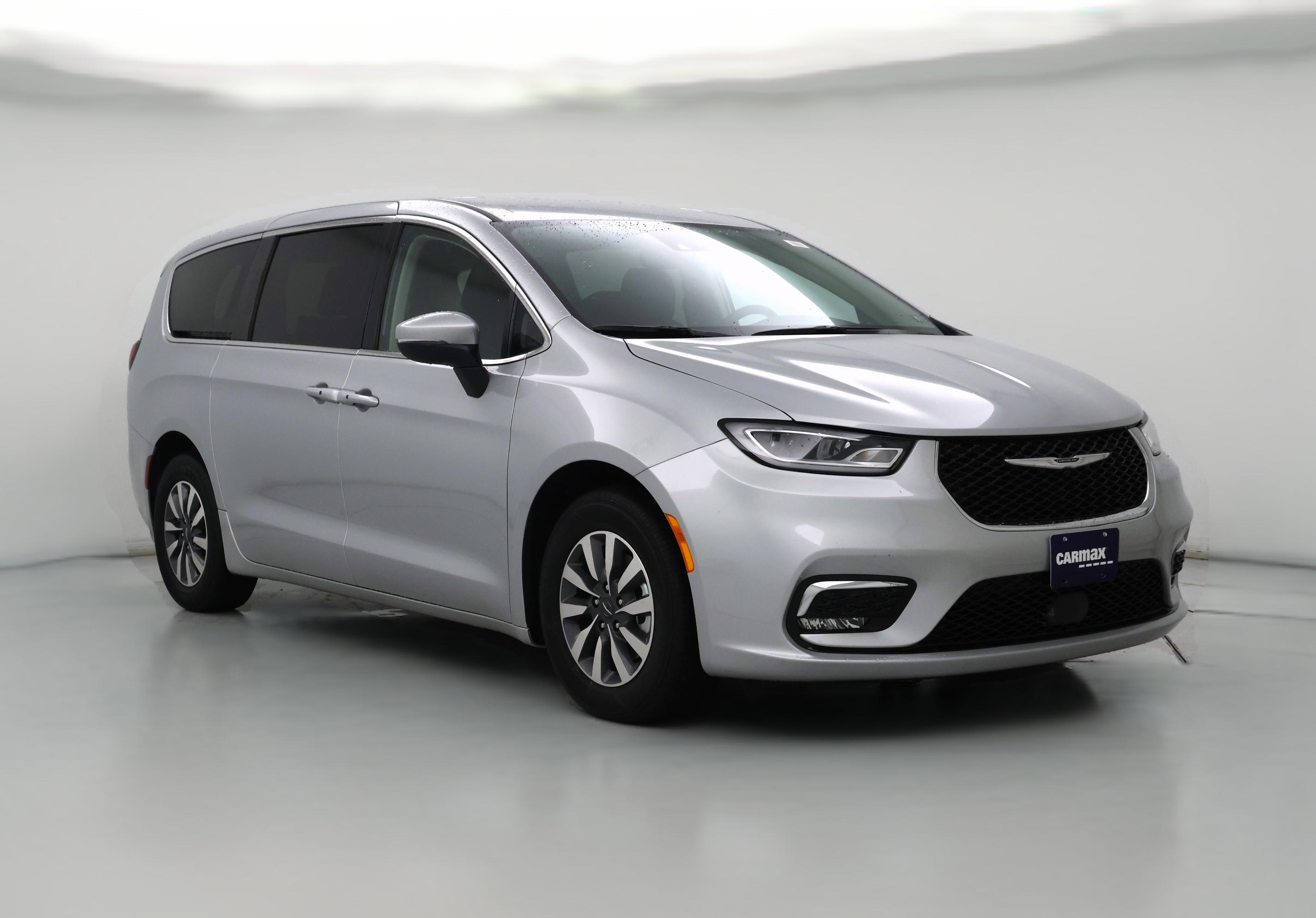 Thumbnail: 2023 Chrysler Pacifica - 1
