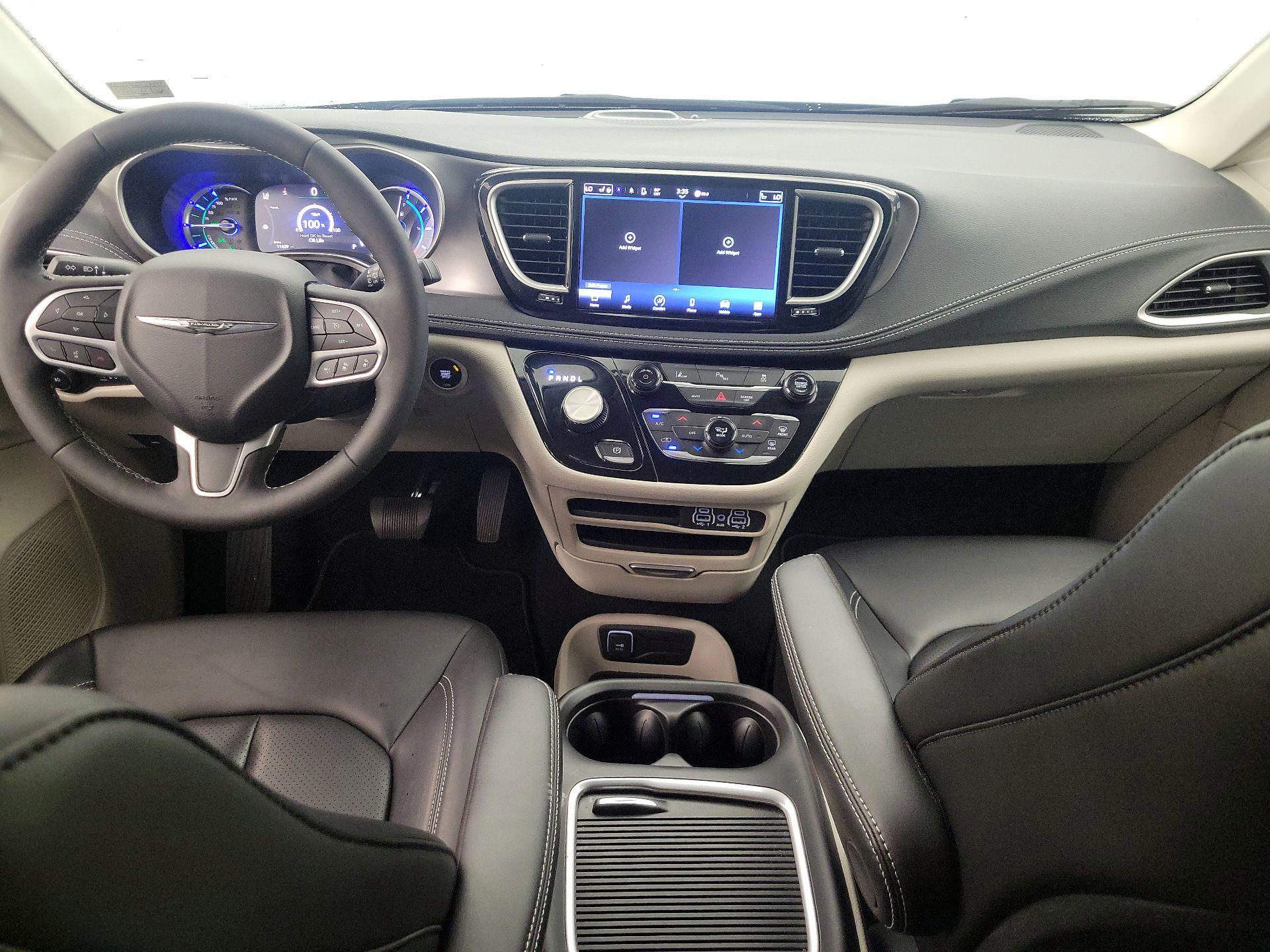 Thumbnail: 2023 Chrysler Pacifica - 9