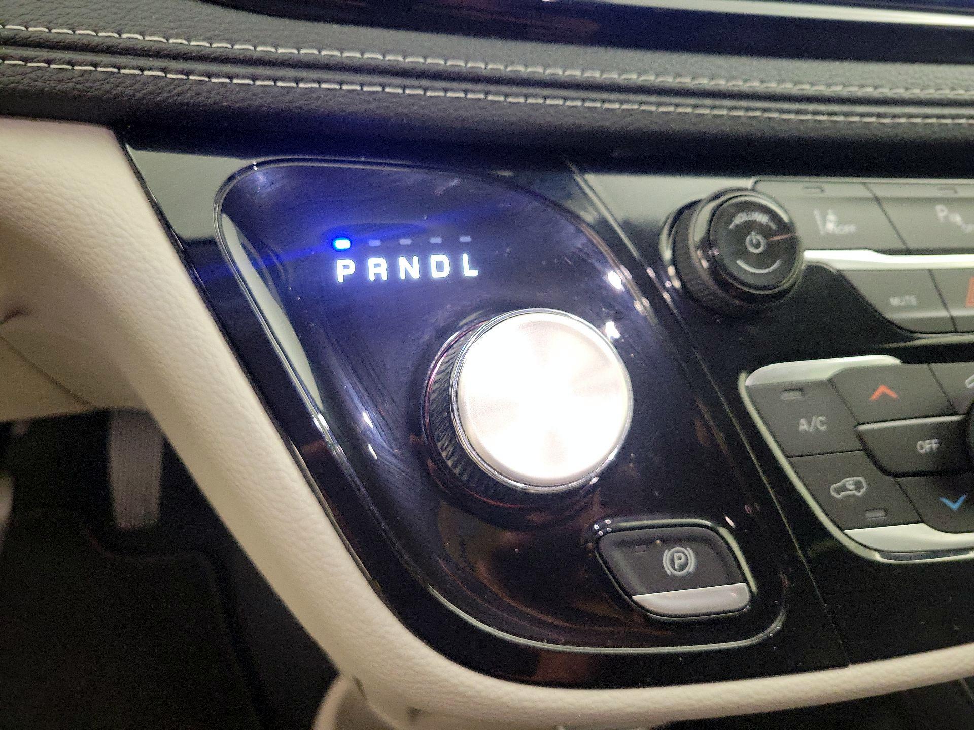 Thumbnail: 2023 Chrysler Pacifica - 17