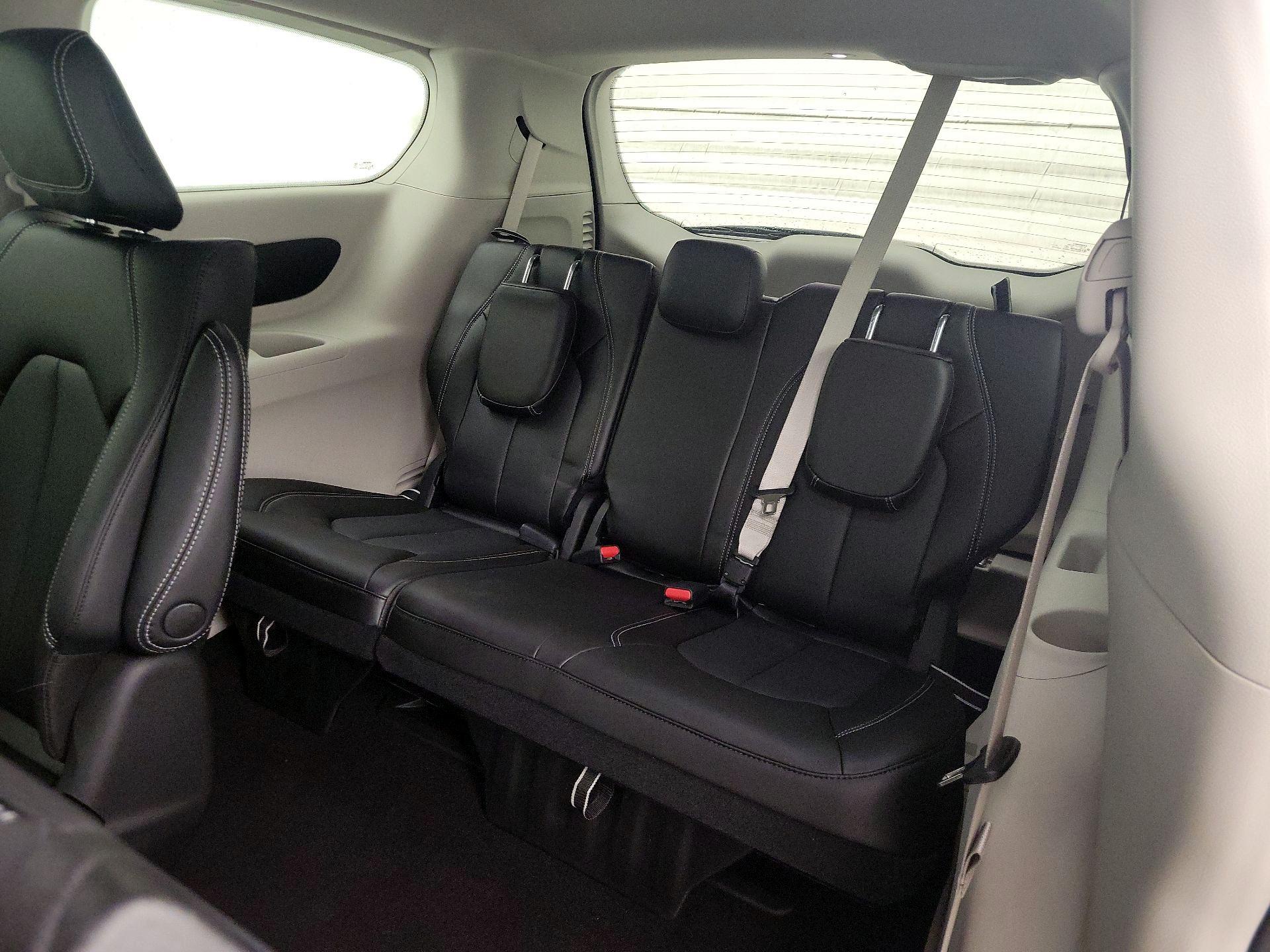 Thumbnail: 2023 Chrysler Pacifica - 20