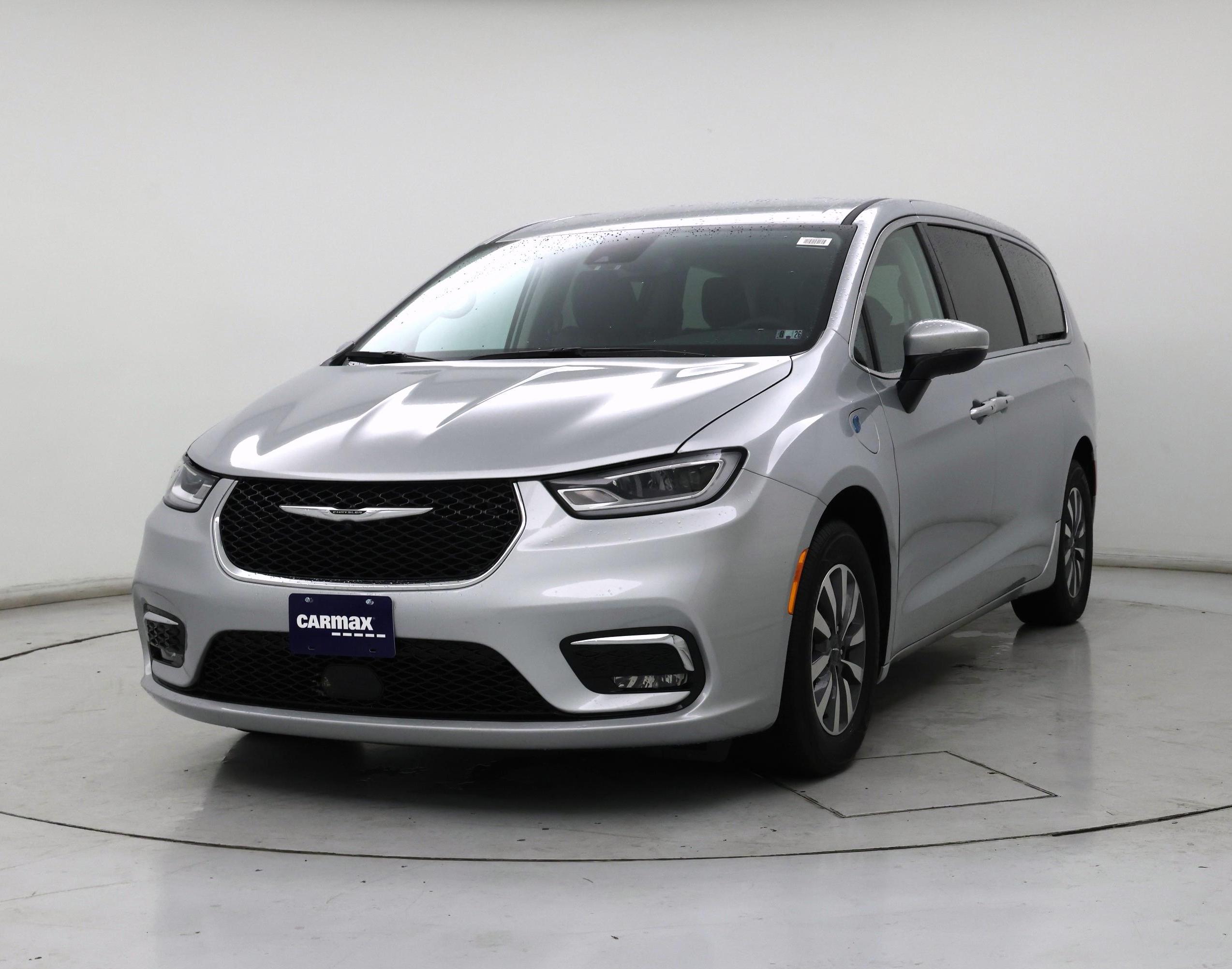 Thumbnail: 2023 Chrysler Pacifica - 4