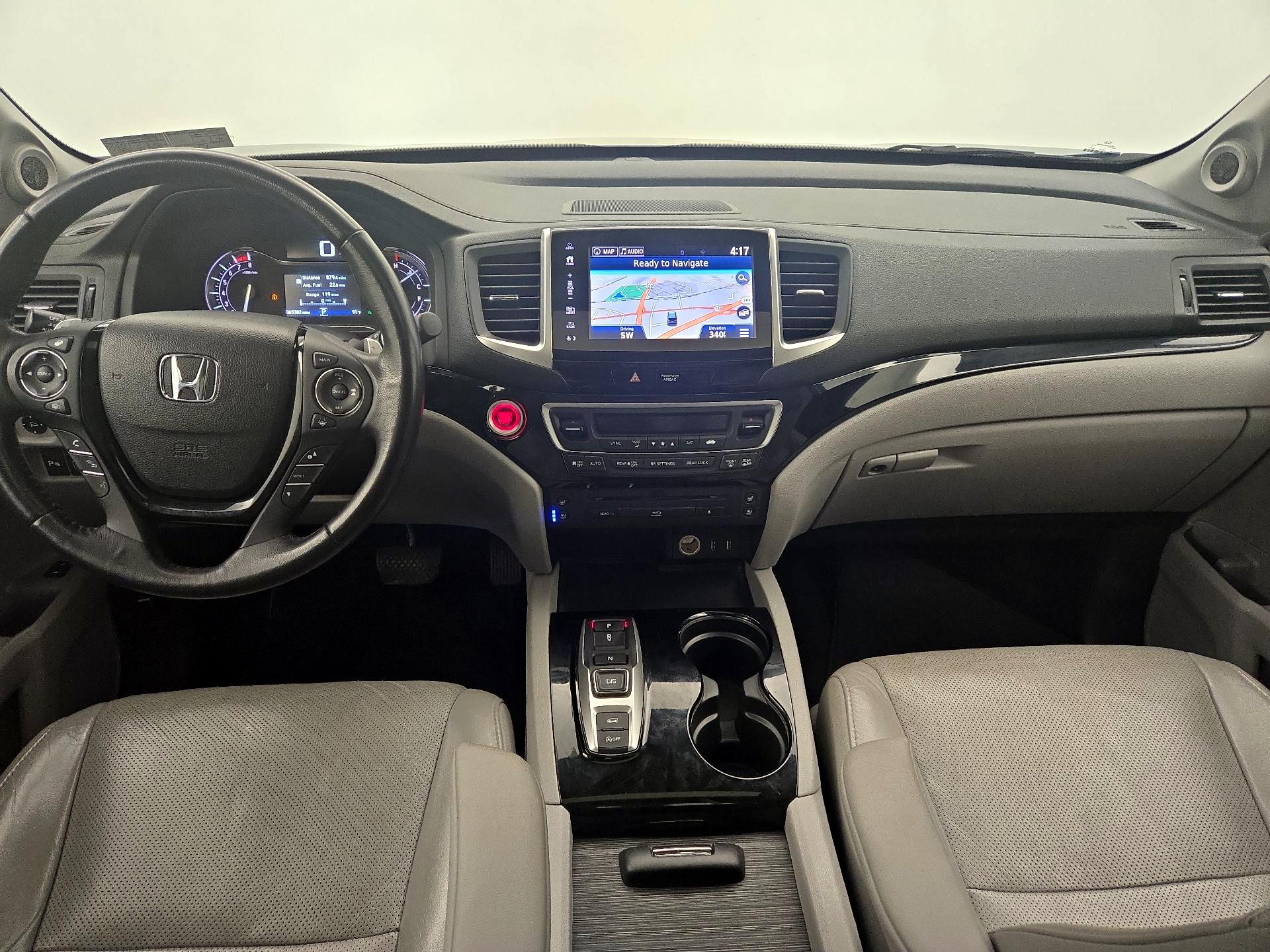 Thumbnail: 2017 Honda Pilot - 9
