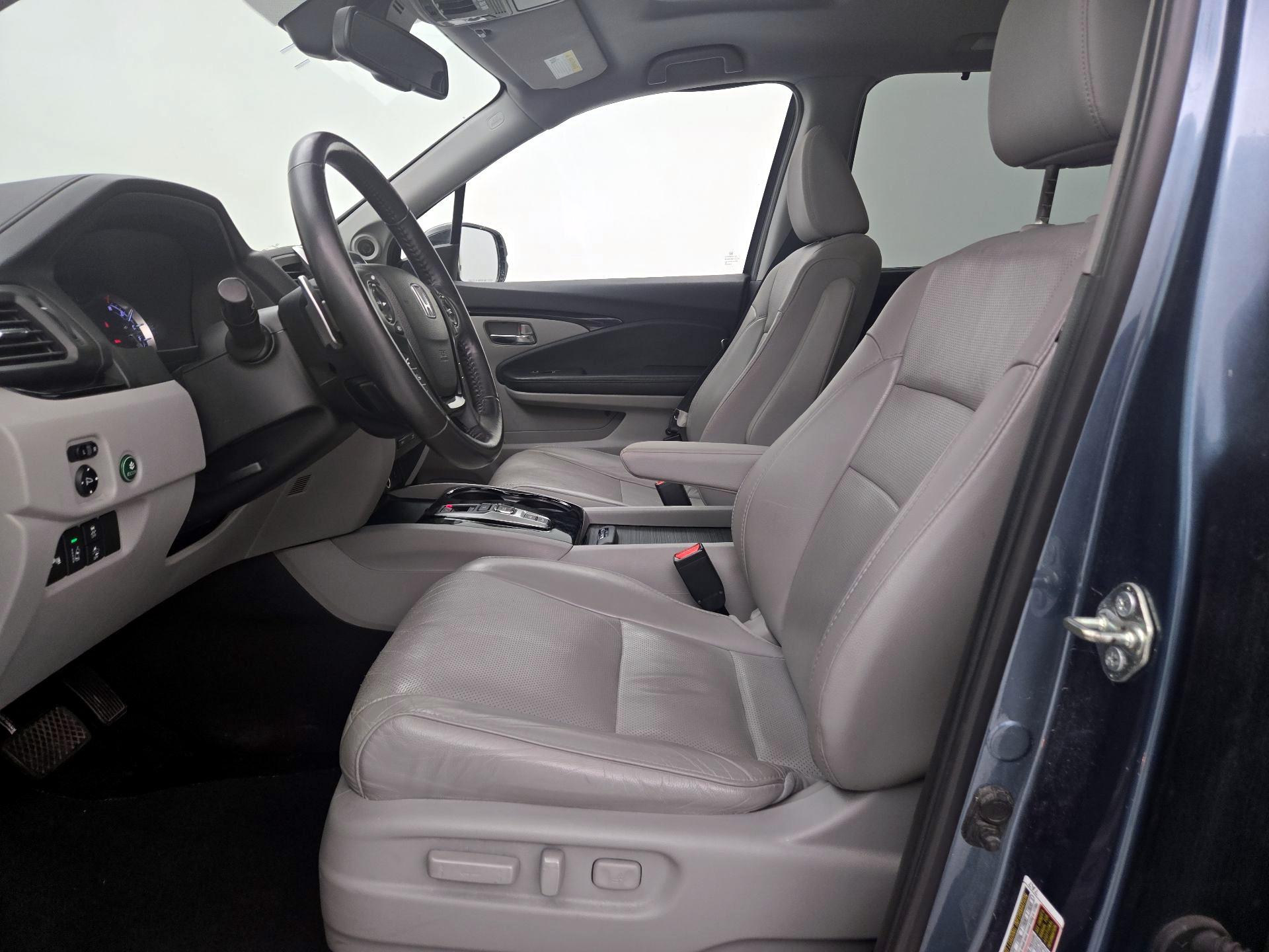 Thumbnail: 2017 Honda Pilot - 11