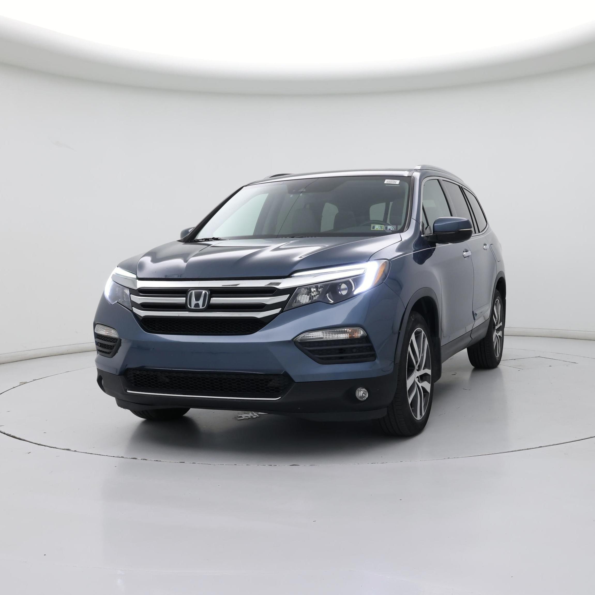 Thumbnail: 2017 Honda Pilot - 4