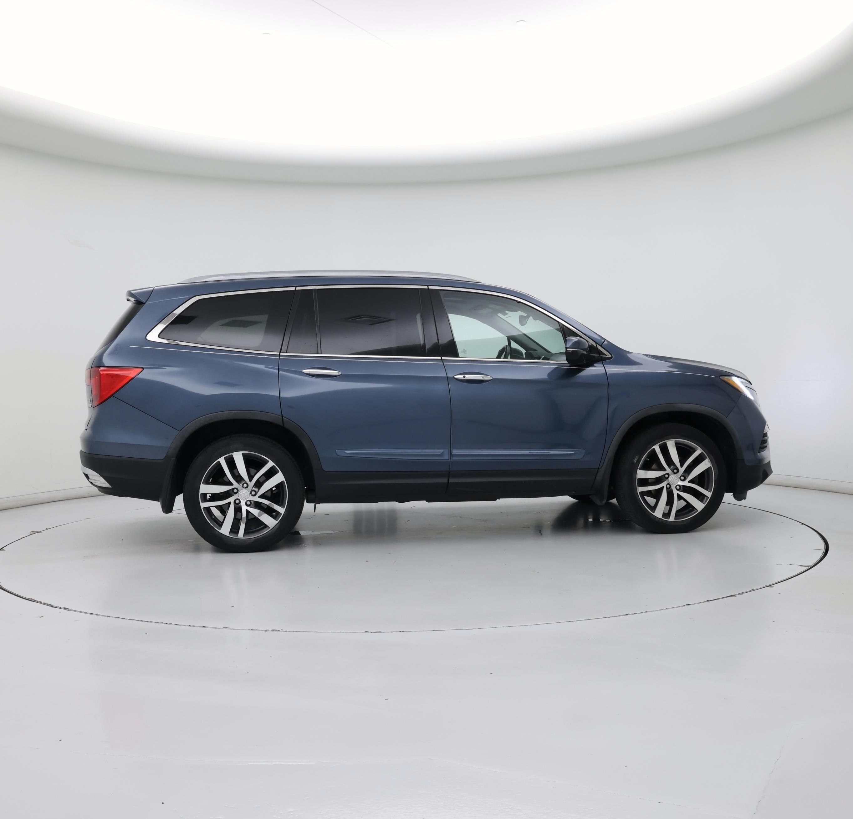 Thumbnail: 2017 Honda Pilot - 7