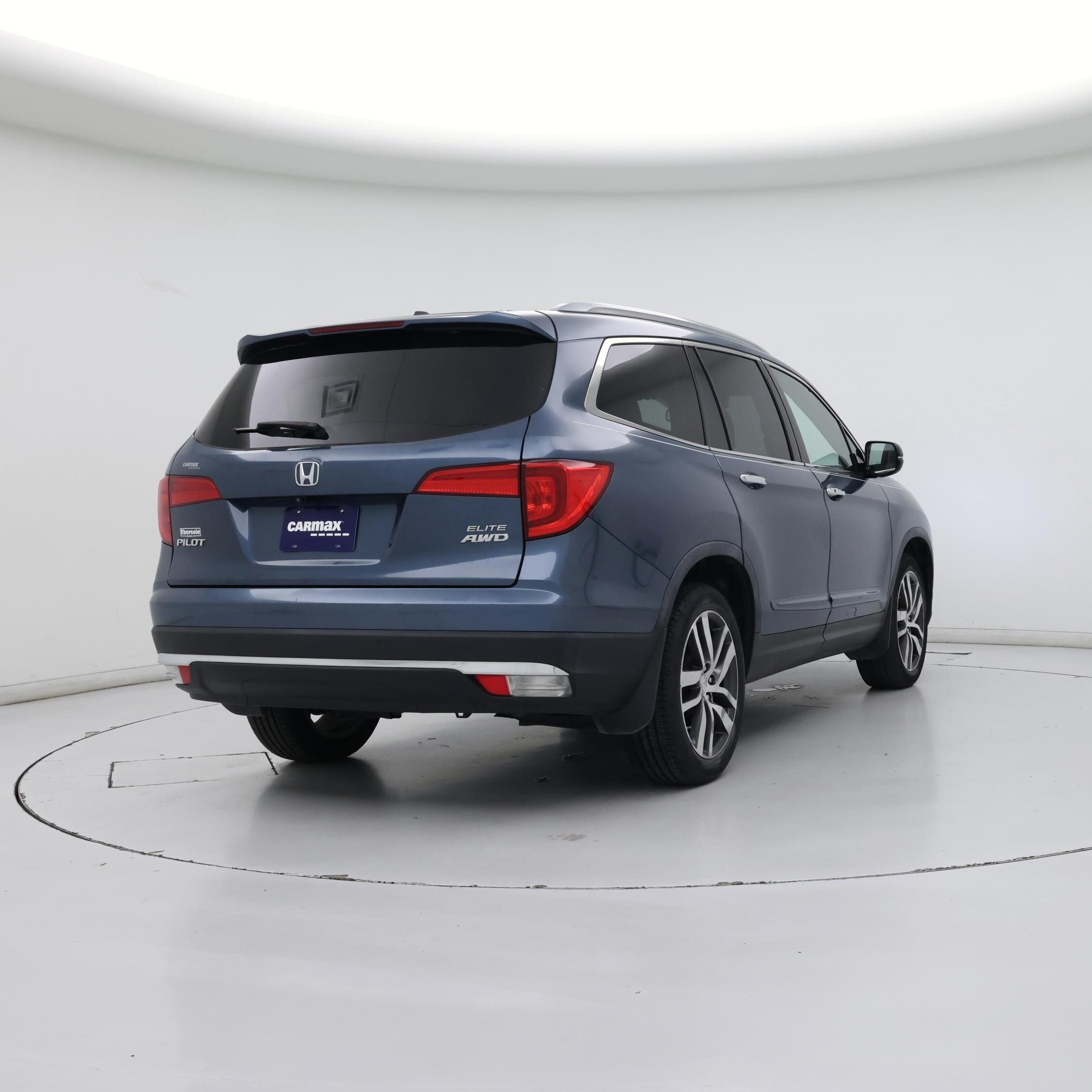 Thumbnail: 2017 Honda Pilot - 8