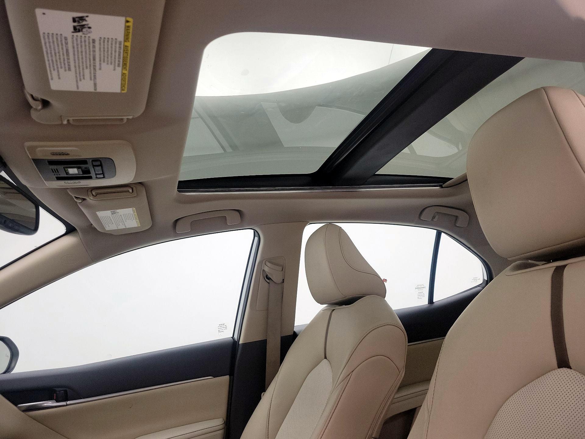 Thumbnail: 2020 Toyota Camry - 20