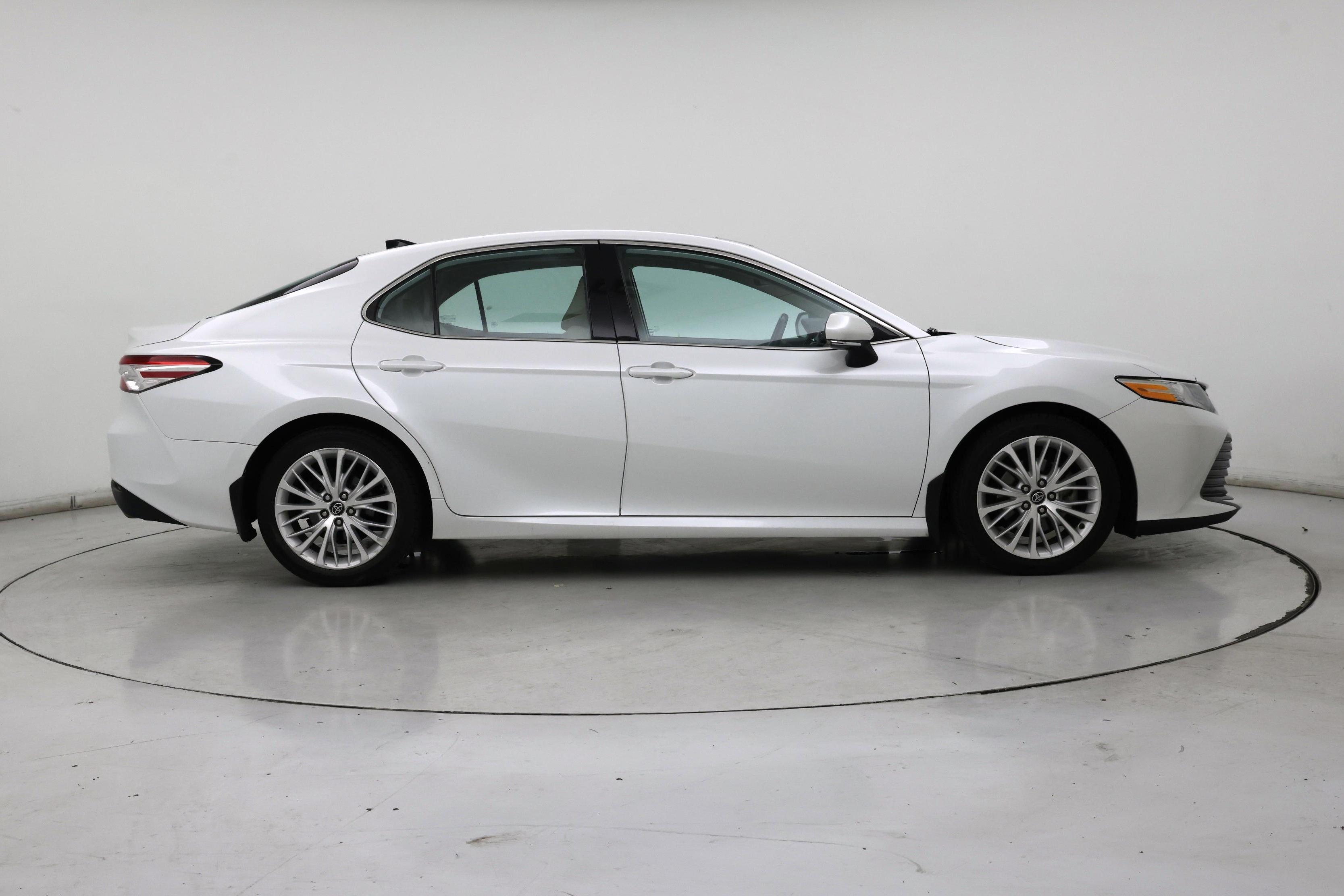 Thumbnail: 2020 Toyota Camry - 7