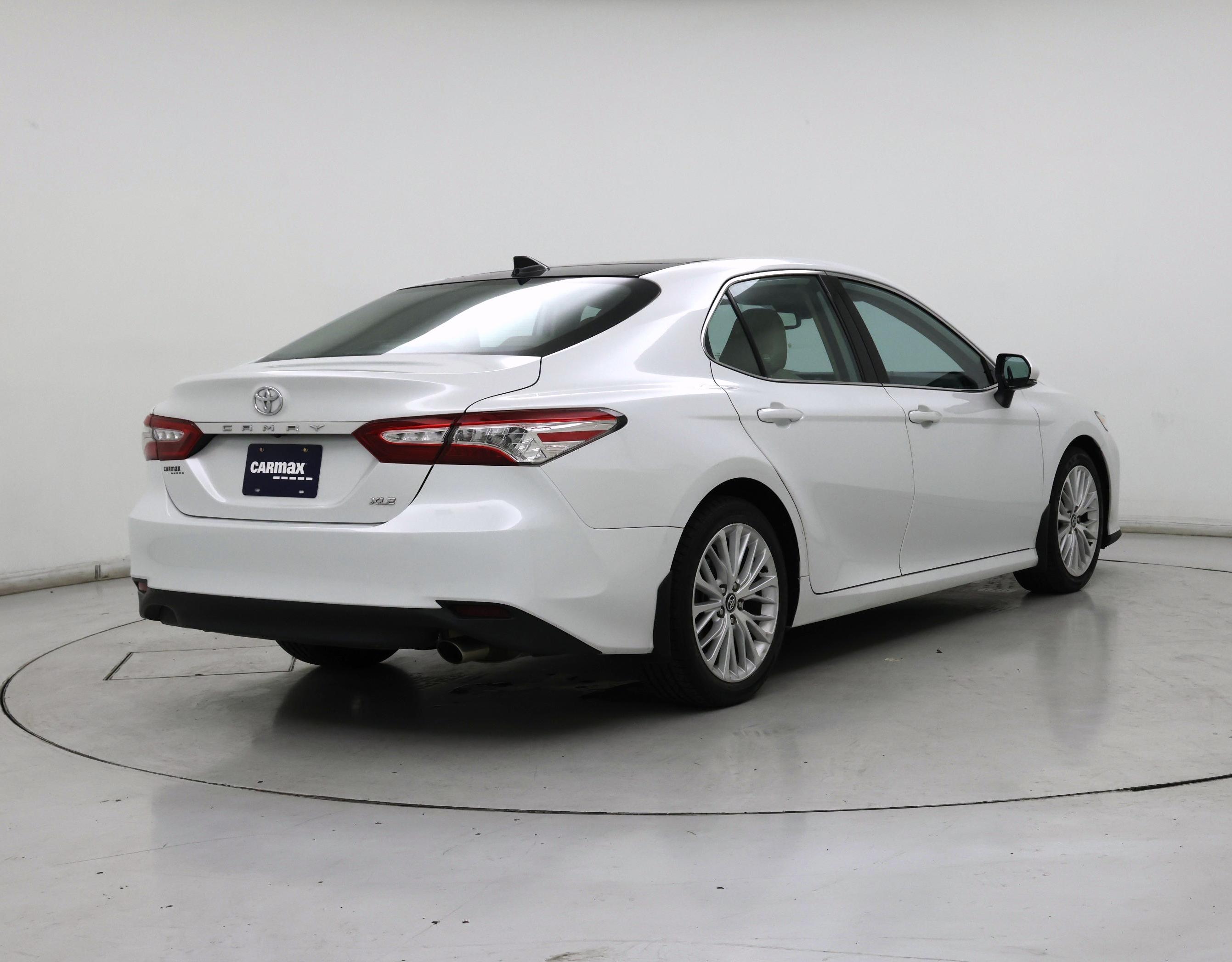 Thumbnail: 2020 Toyota Camry - 8