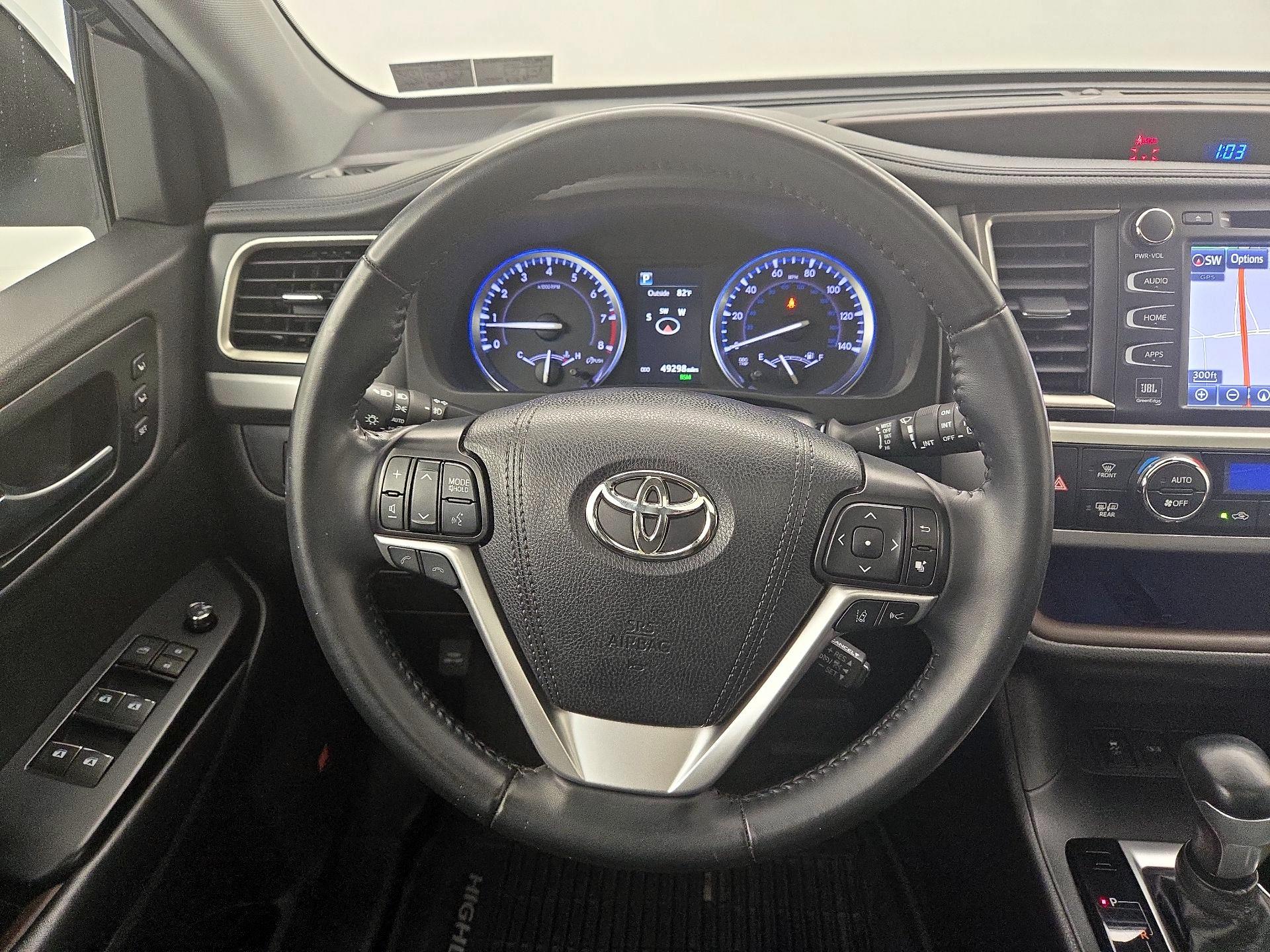 Thumbnail: 2019 Toyota Highlander - 10