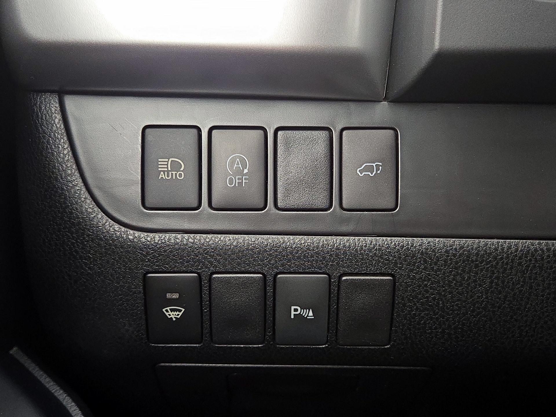 Thumbnail: 2019 Toyota Highlander - 13