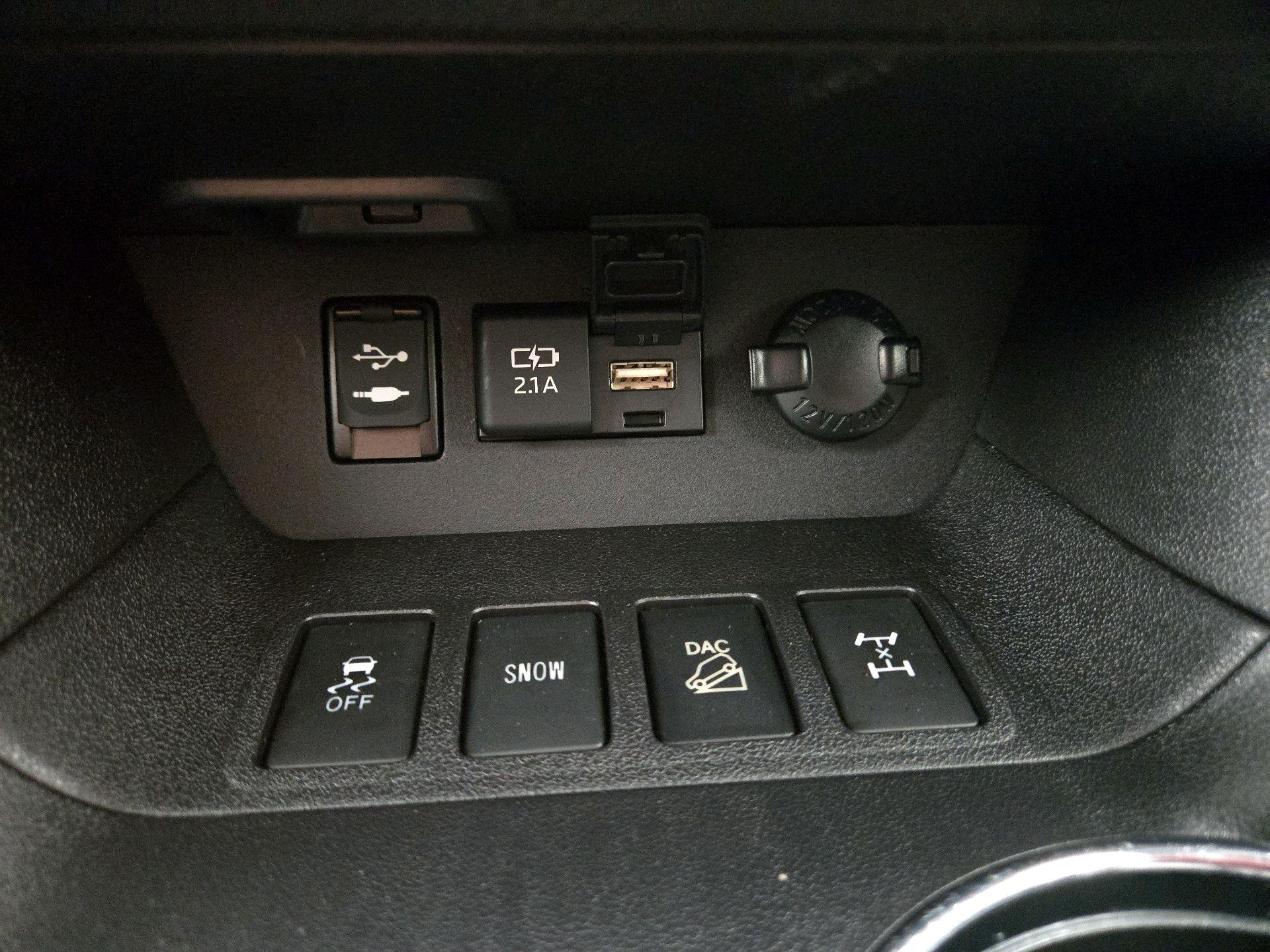 Thumbnail: 2019 Toyota Highlander - 19
