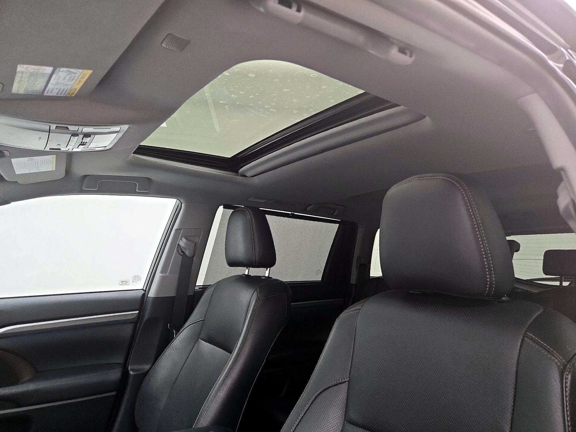 Thumbnail: 2019 Toyota Highlander - 20