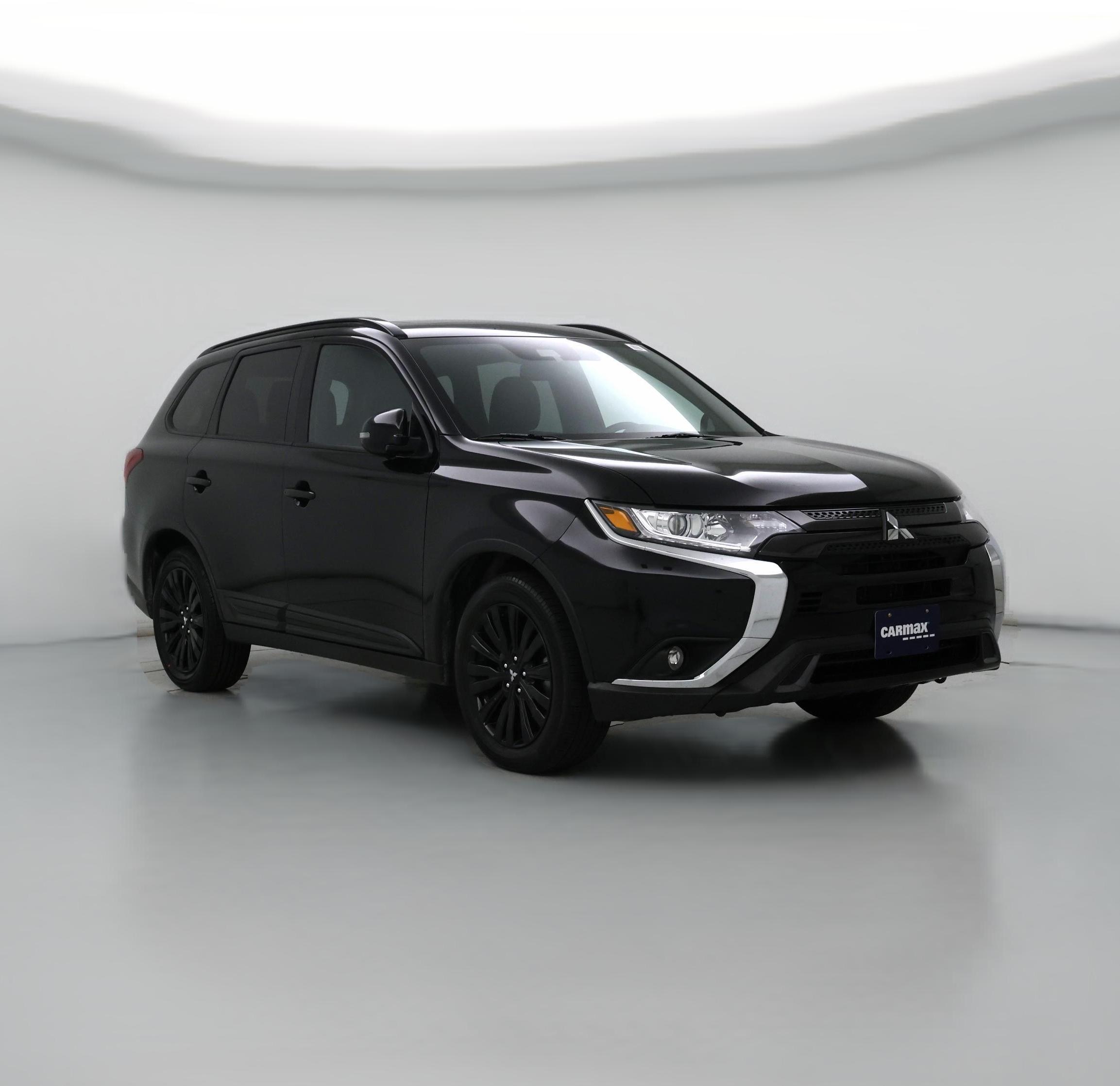 Thumbnail: 2020 Mitsubishi Outlander - 1