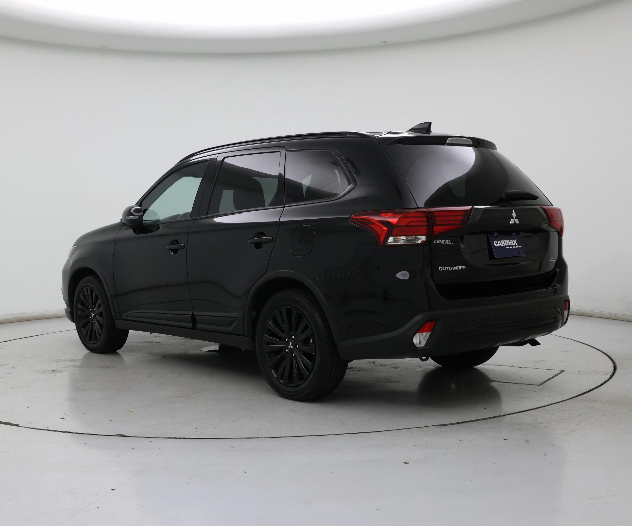 Thumbnail: 2020 Mitsubishi Outlander - 2