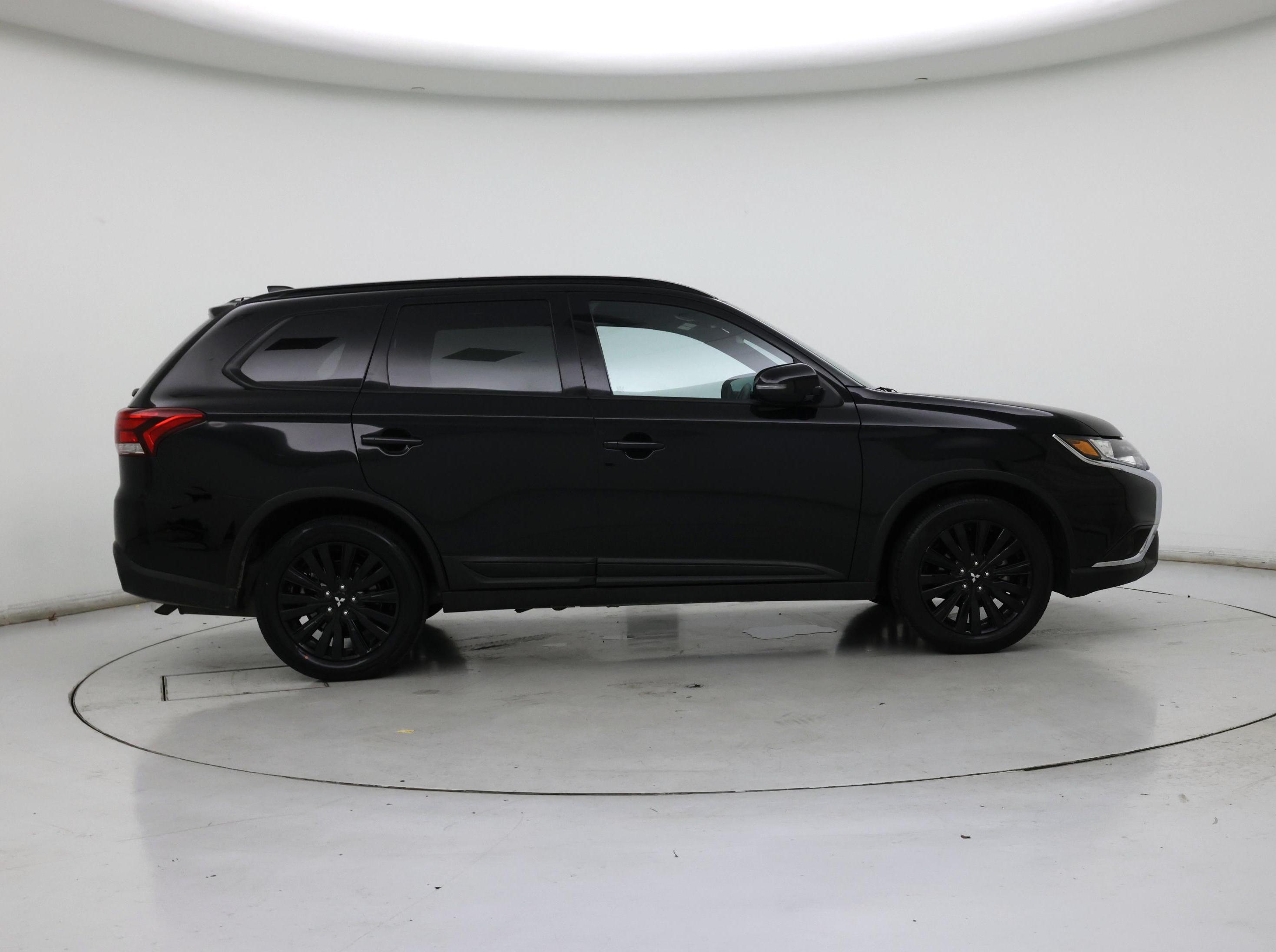 Thumbnail: 2020 Mitsubishi Outlander - 7