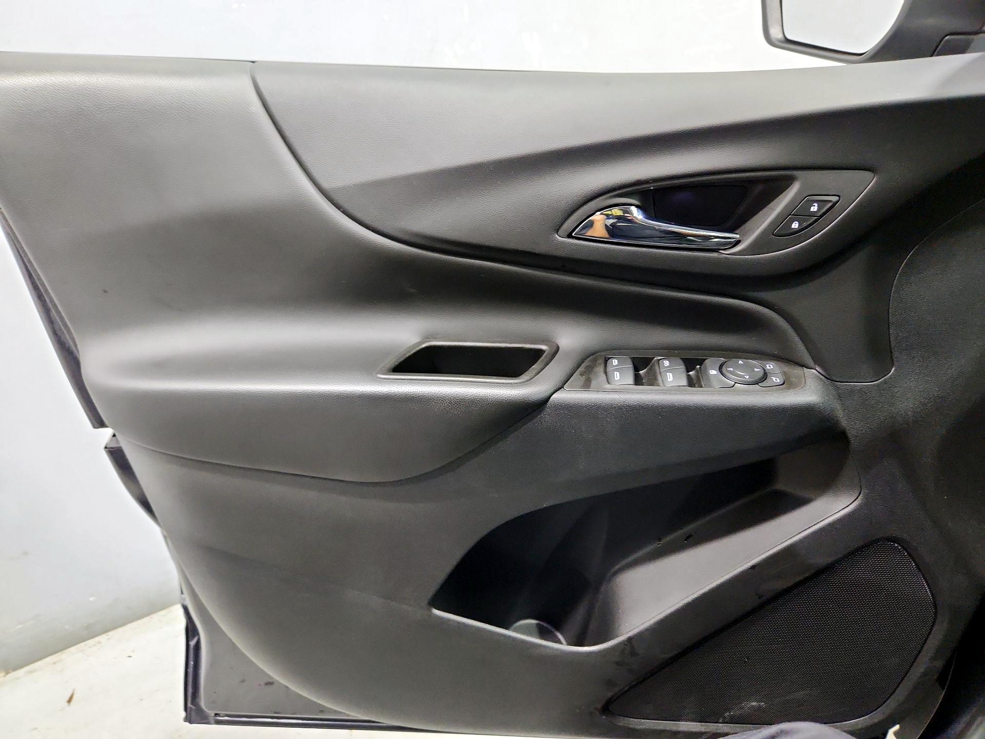 Thumbnail: 2022 Chevrolet Equinox - 12