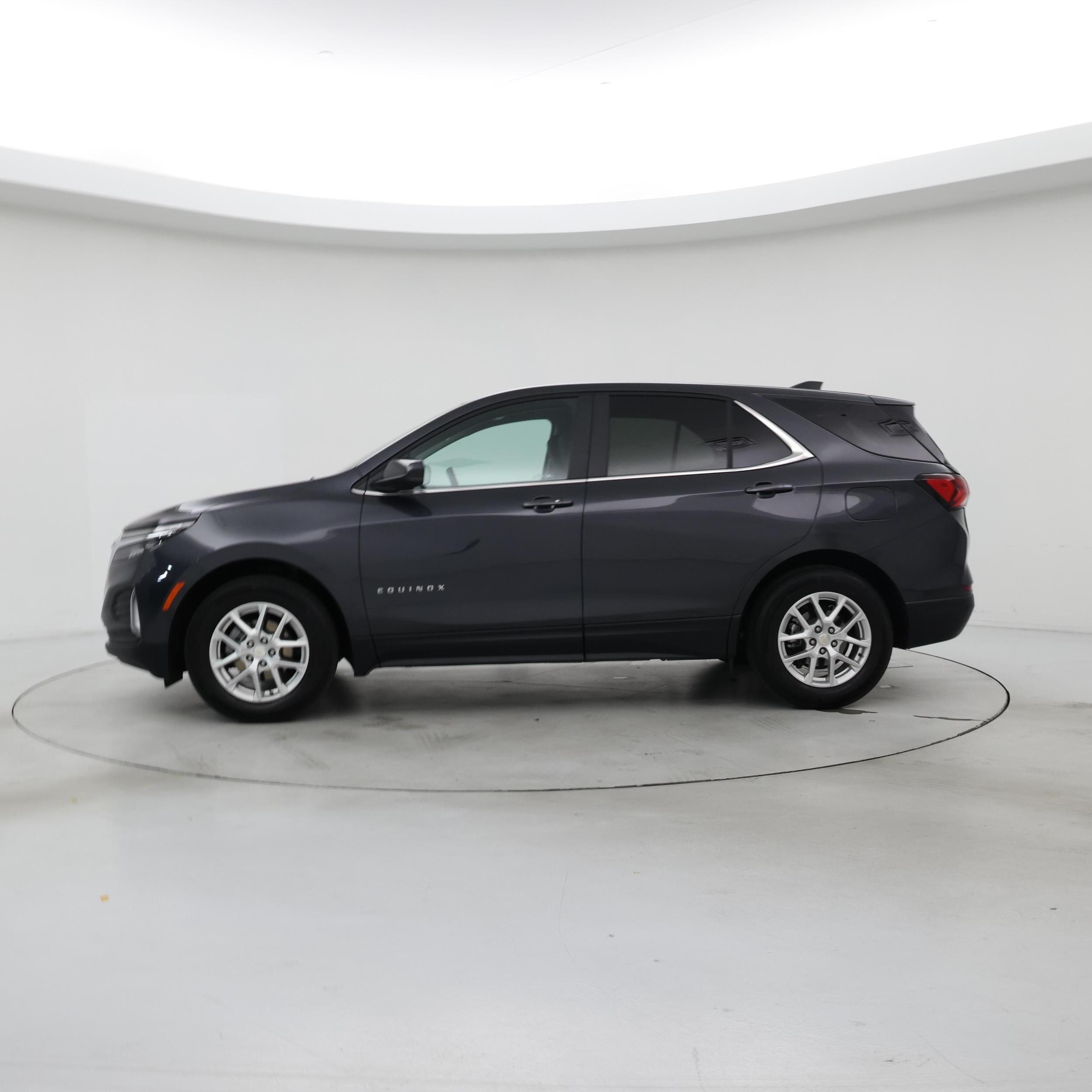 Thumbnail: 2022 Chevrolet Equinox - 3