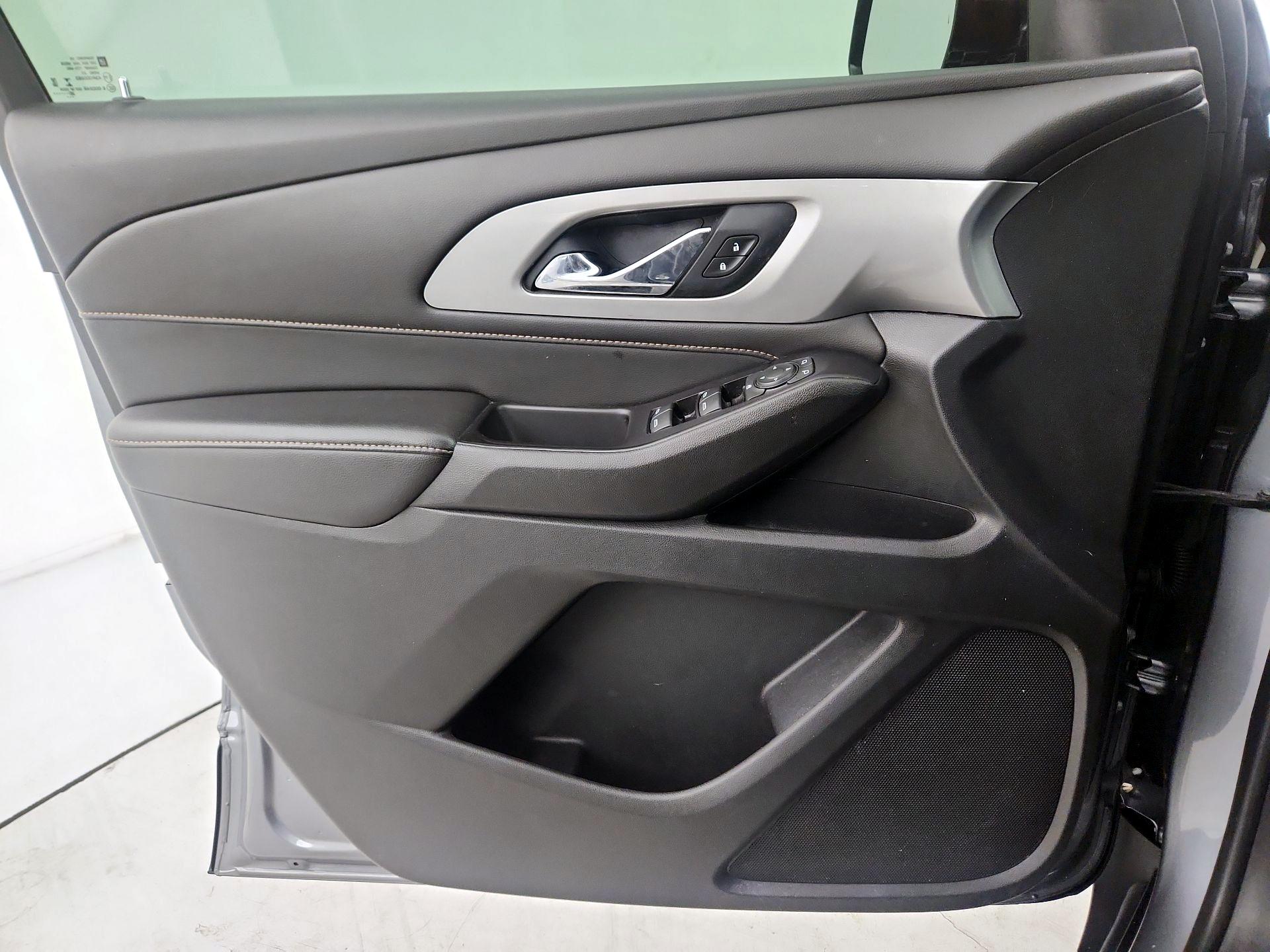 Thumbnail: 2020 Chevrolet Traverse - 10