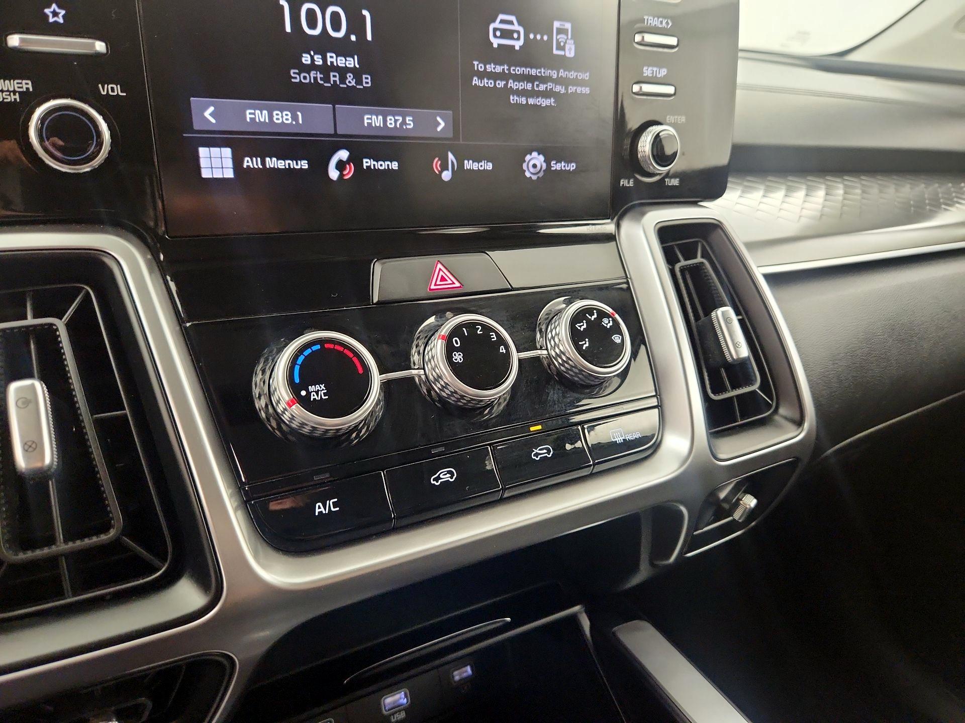 Thumbnail: 2022 Kia Sorento - 16
