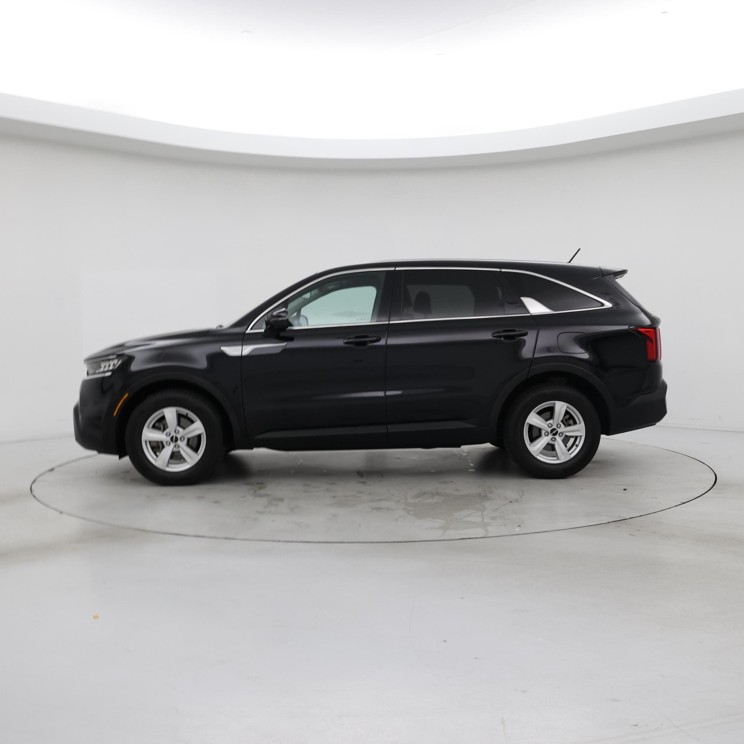 Thumbnail: 2022 Kia Sorento - 3