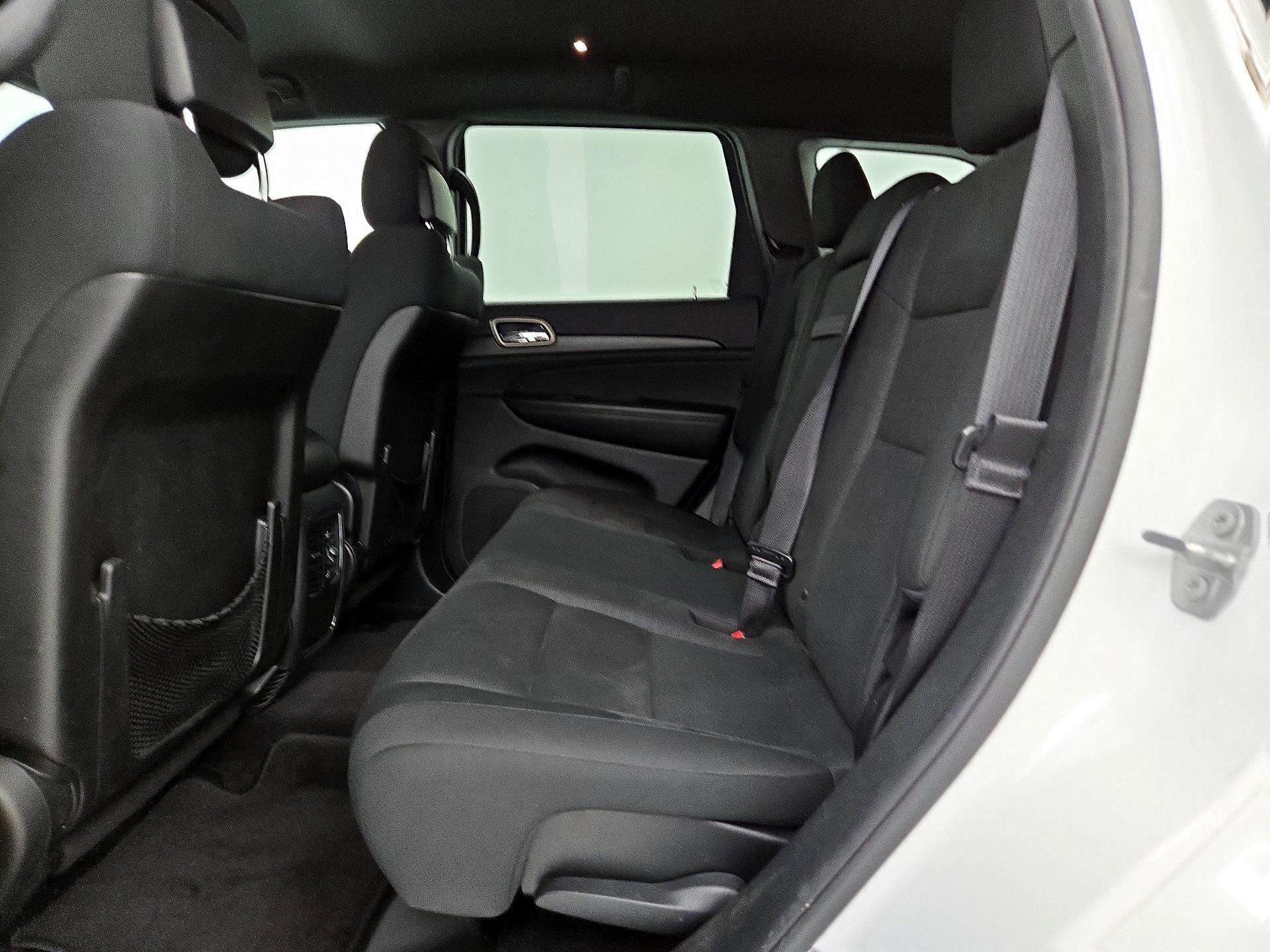 Thumbnail: 2016 Jeep Grand Cherokee - 19