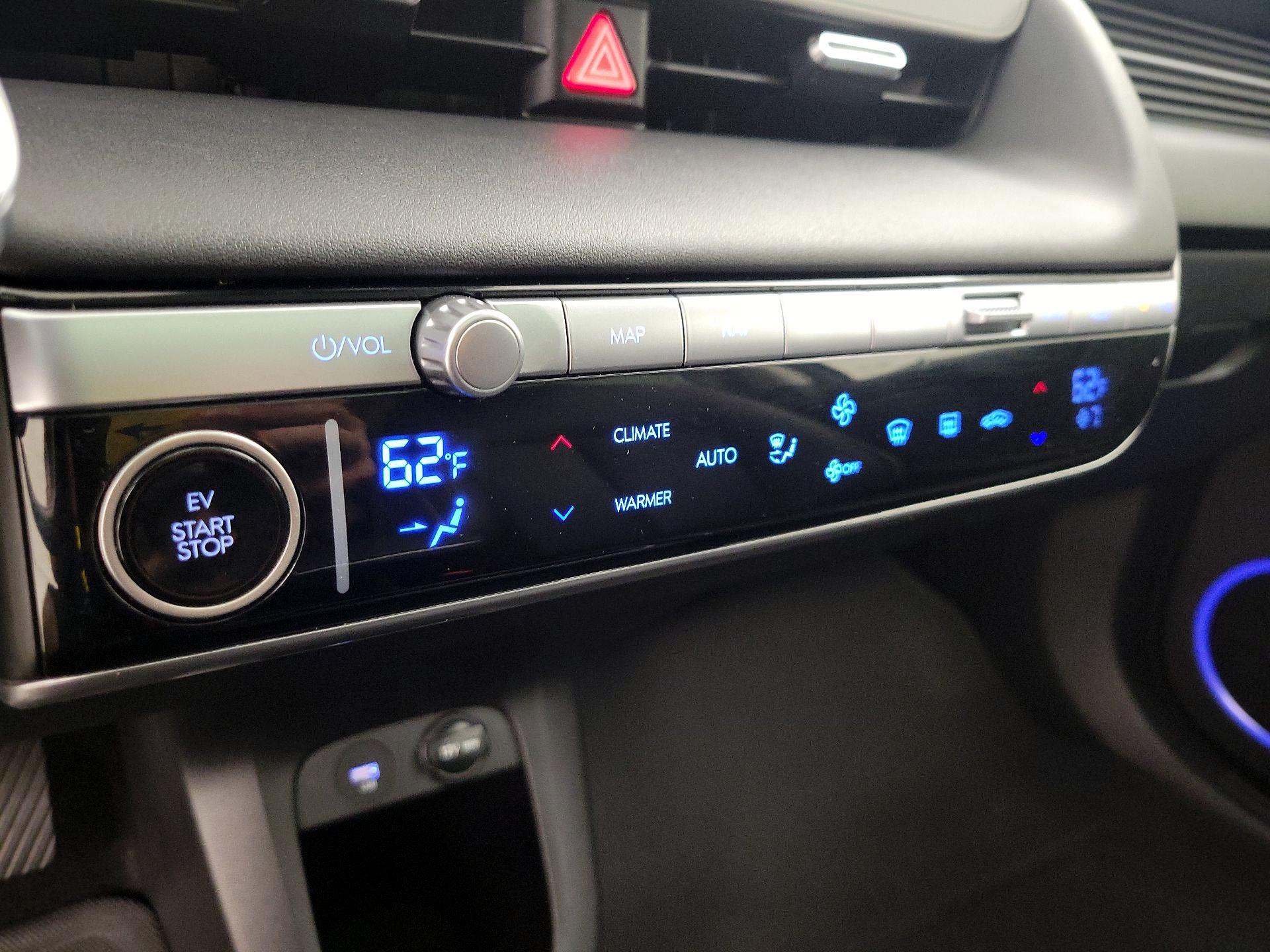 Thumbnail: 2022 Hyundai Ioniq 5 - 17