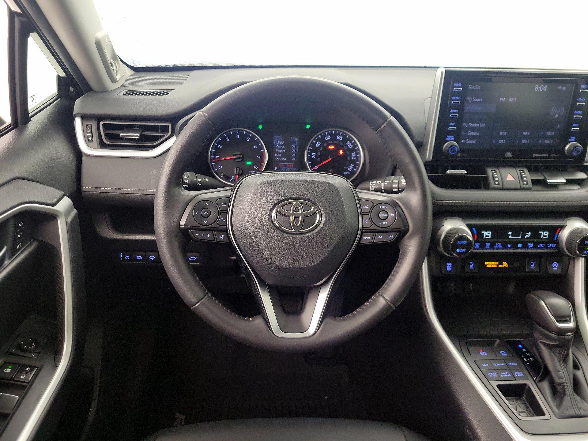Thumbnail: 2020 Toyota RAV4 - 10