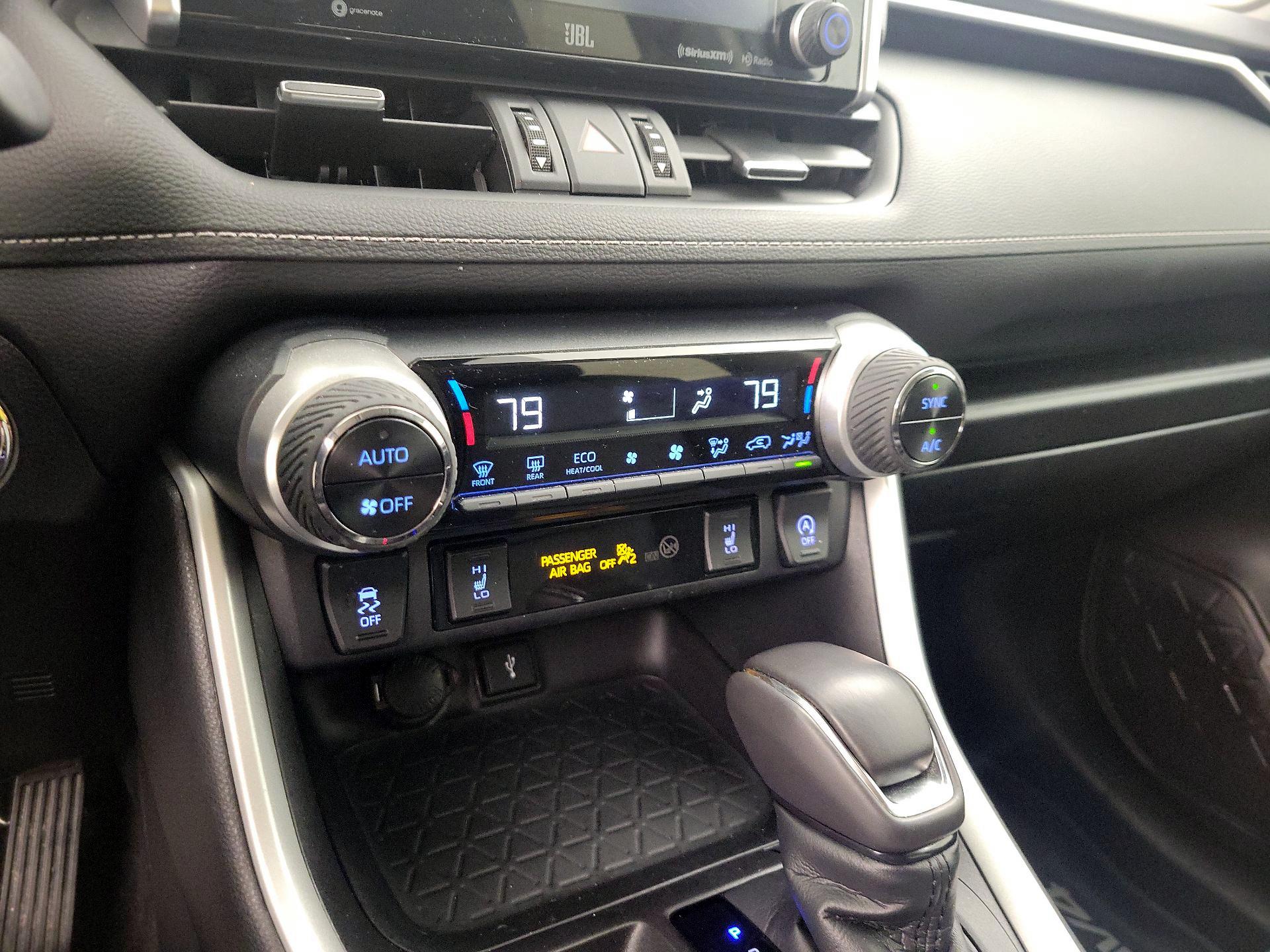 Thumbnail: 2020 Toyota RAV4 - 16