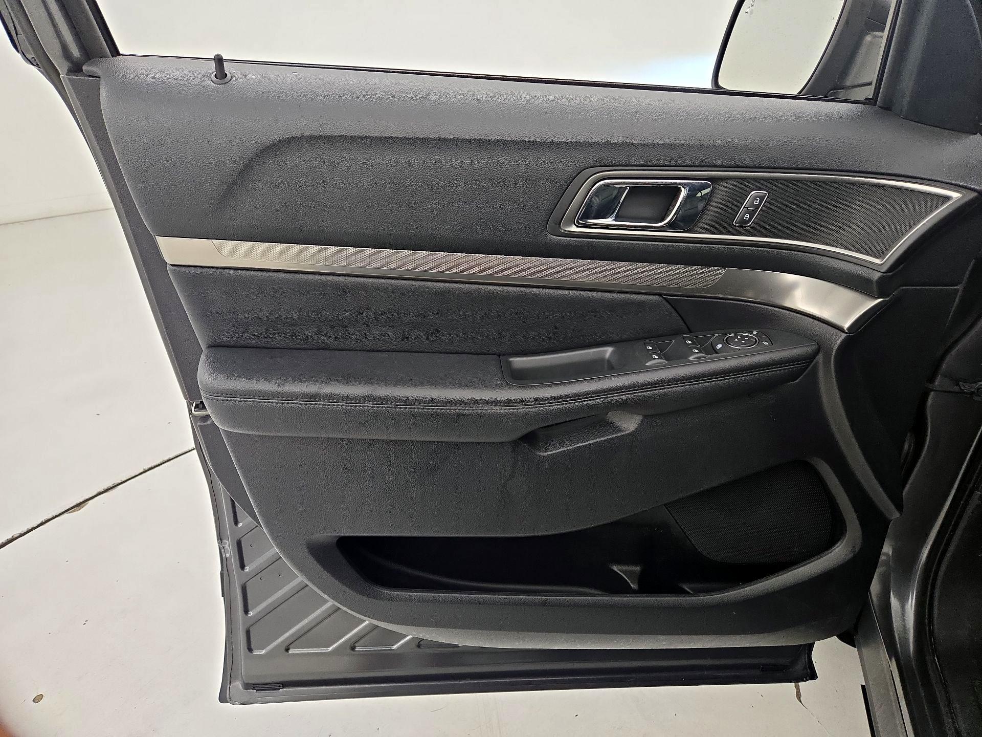 Thumbnail: 2019 Ford Explorer - 12