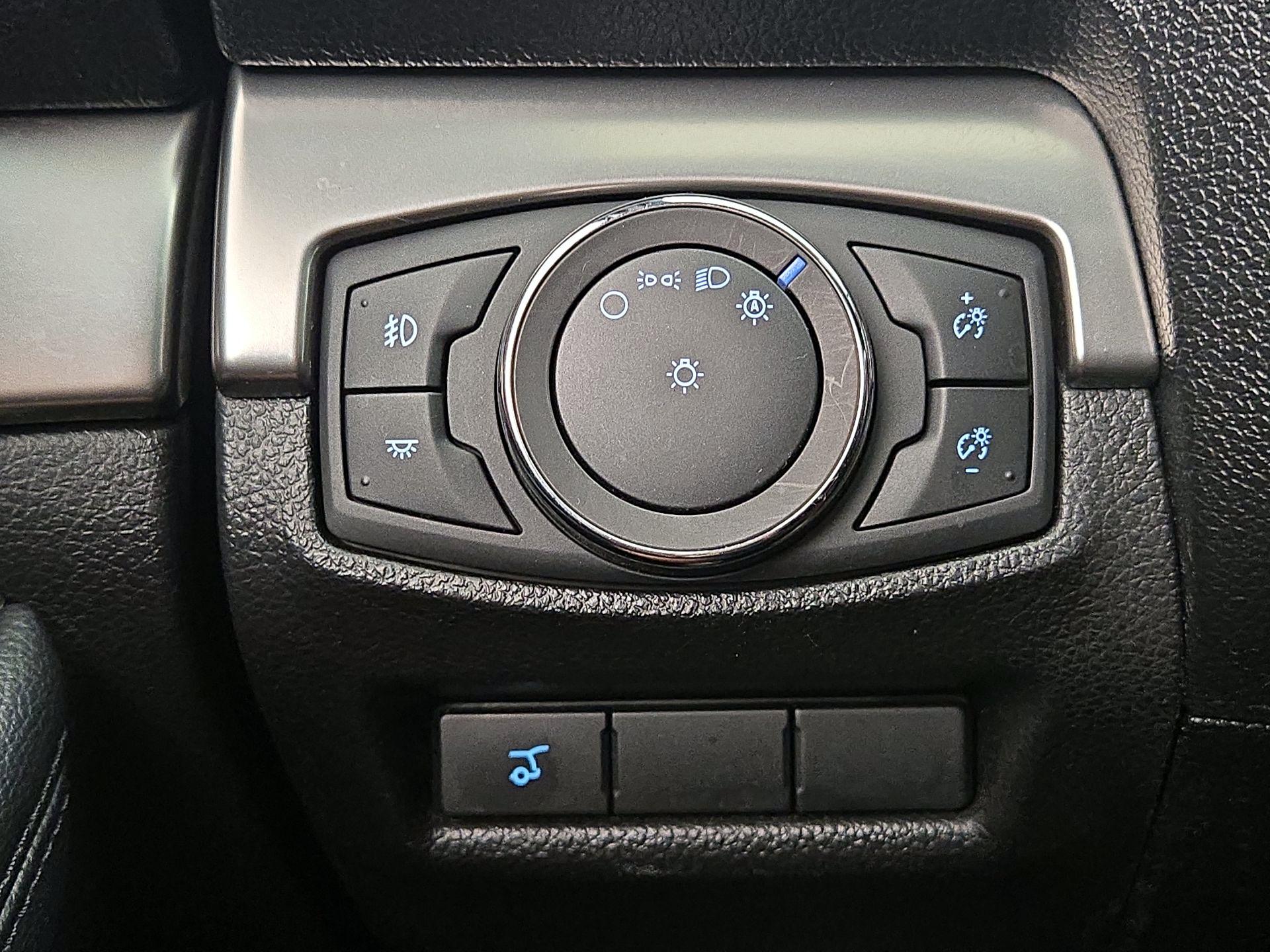 Thumbnail: 2019 Ford Explorer - 13