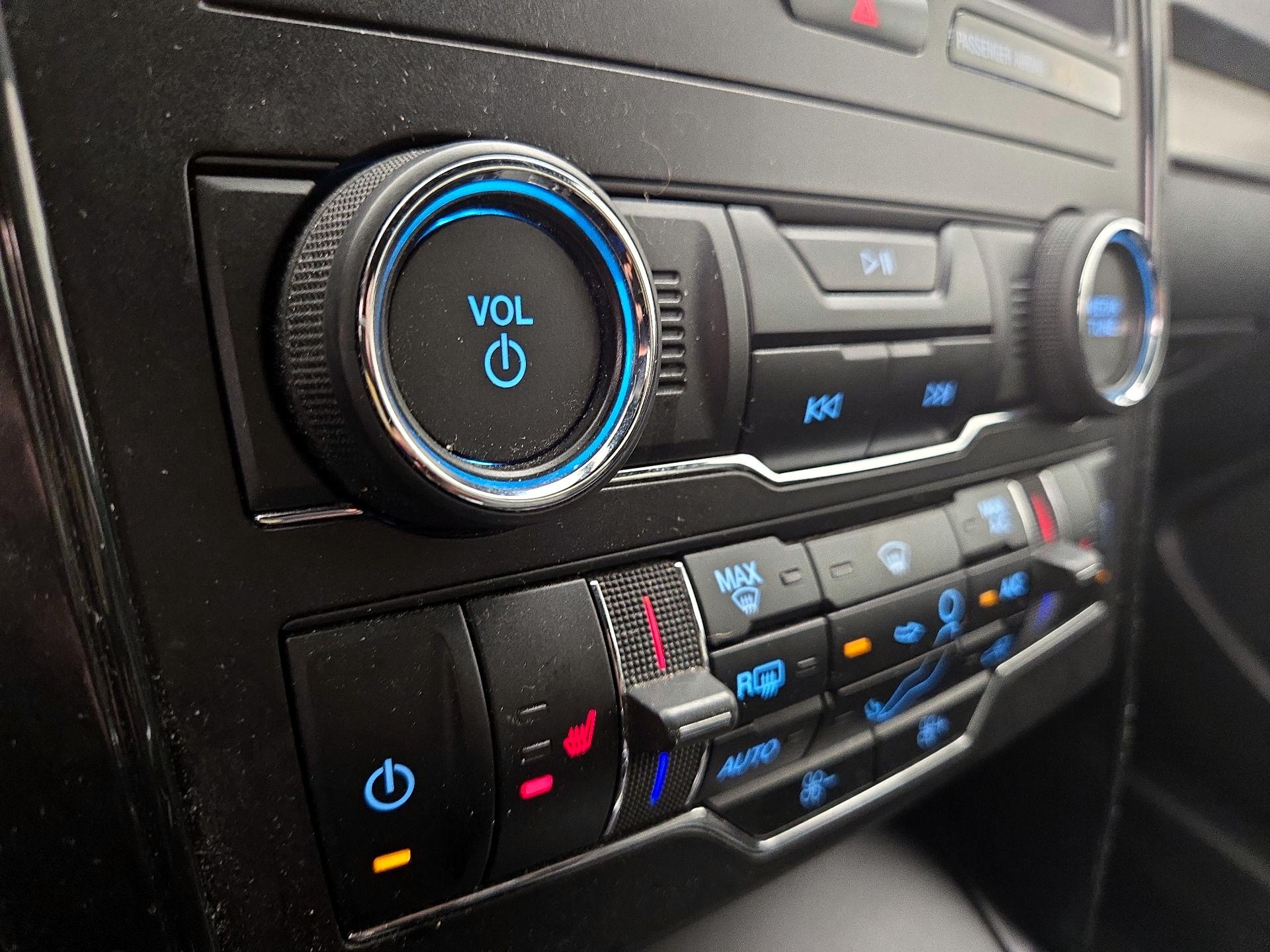 Thumbnail: 2019 Ford Explorer - 16