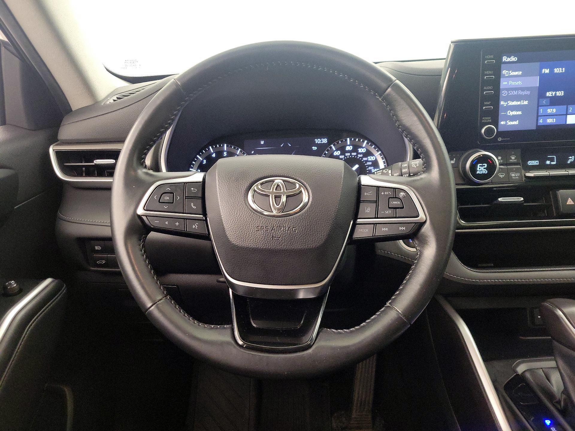 Thumbnail: 2021 Toyota Highlander - 10