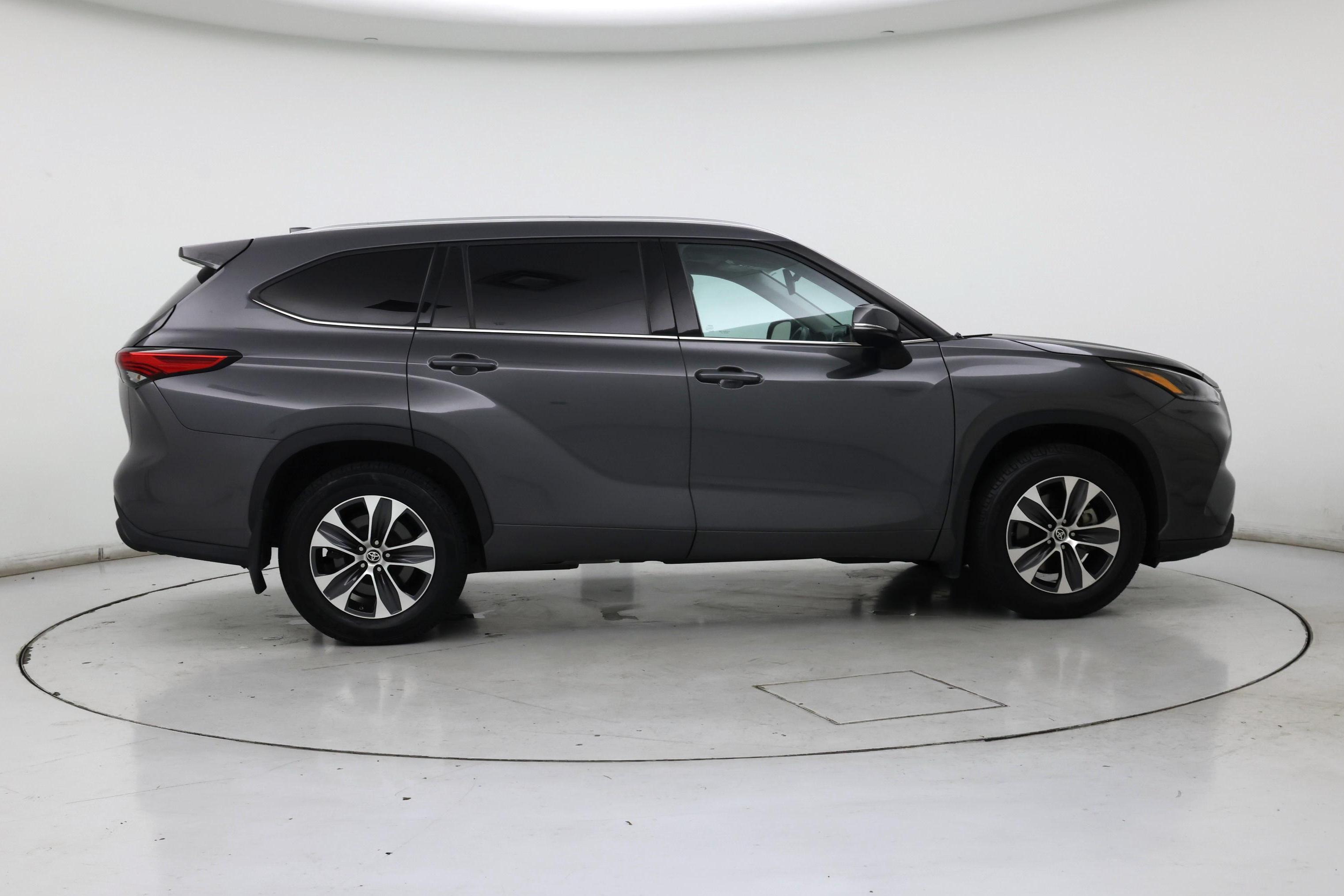 Thumbnail: 2021 Toyota Highlander - 7