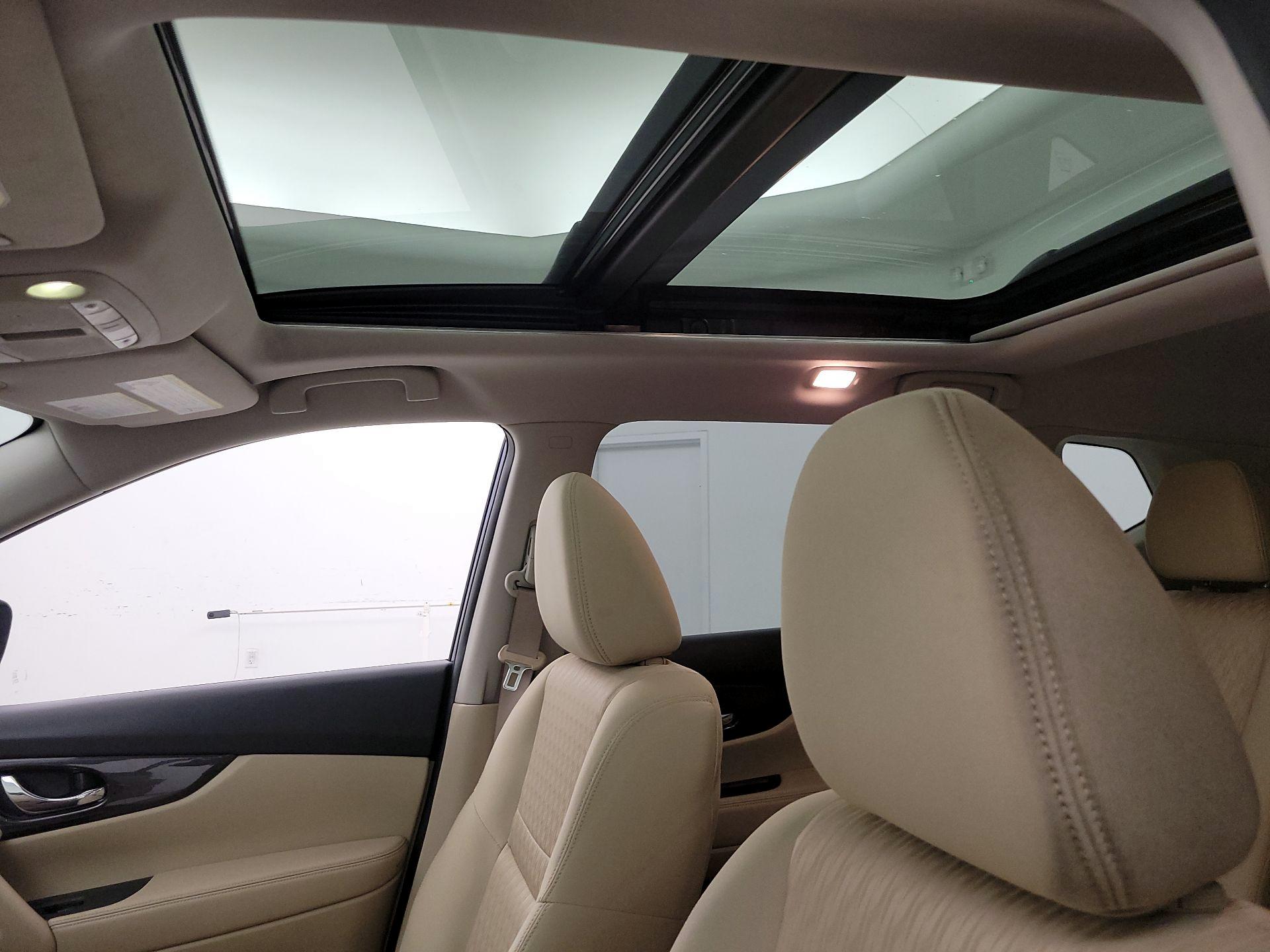 Thumbnail: 2019 Nissan Rogue - 20