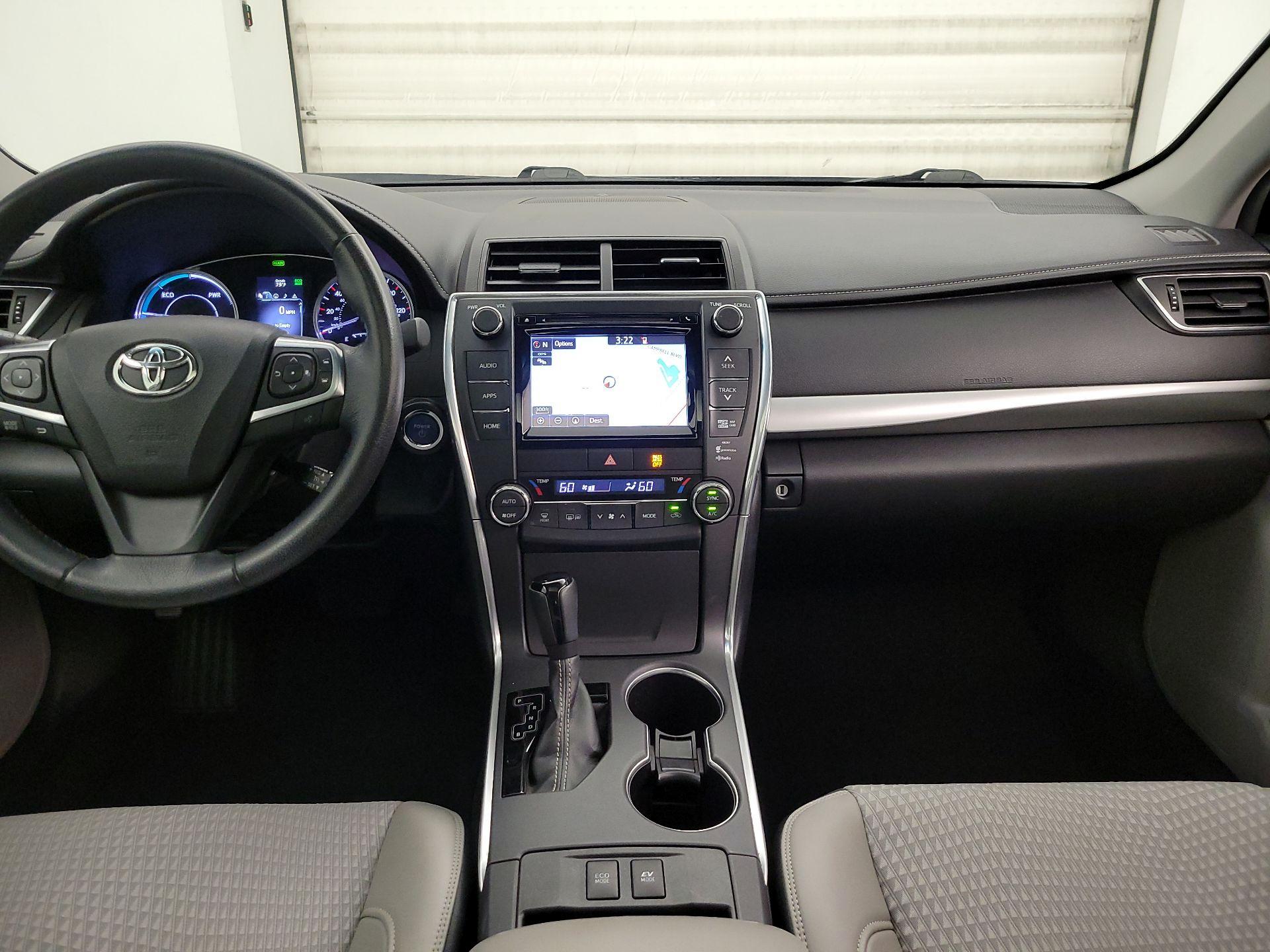 Thumbnail: 2015 Toyota Camry - 9