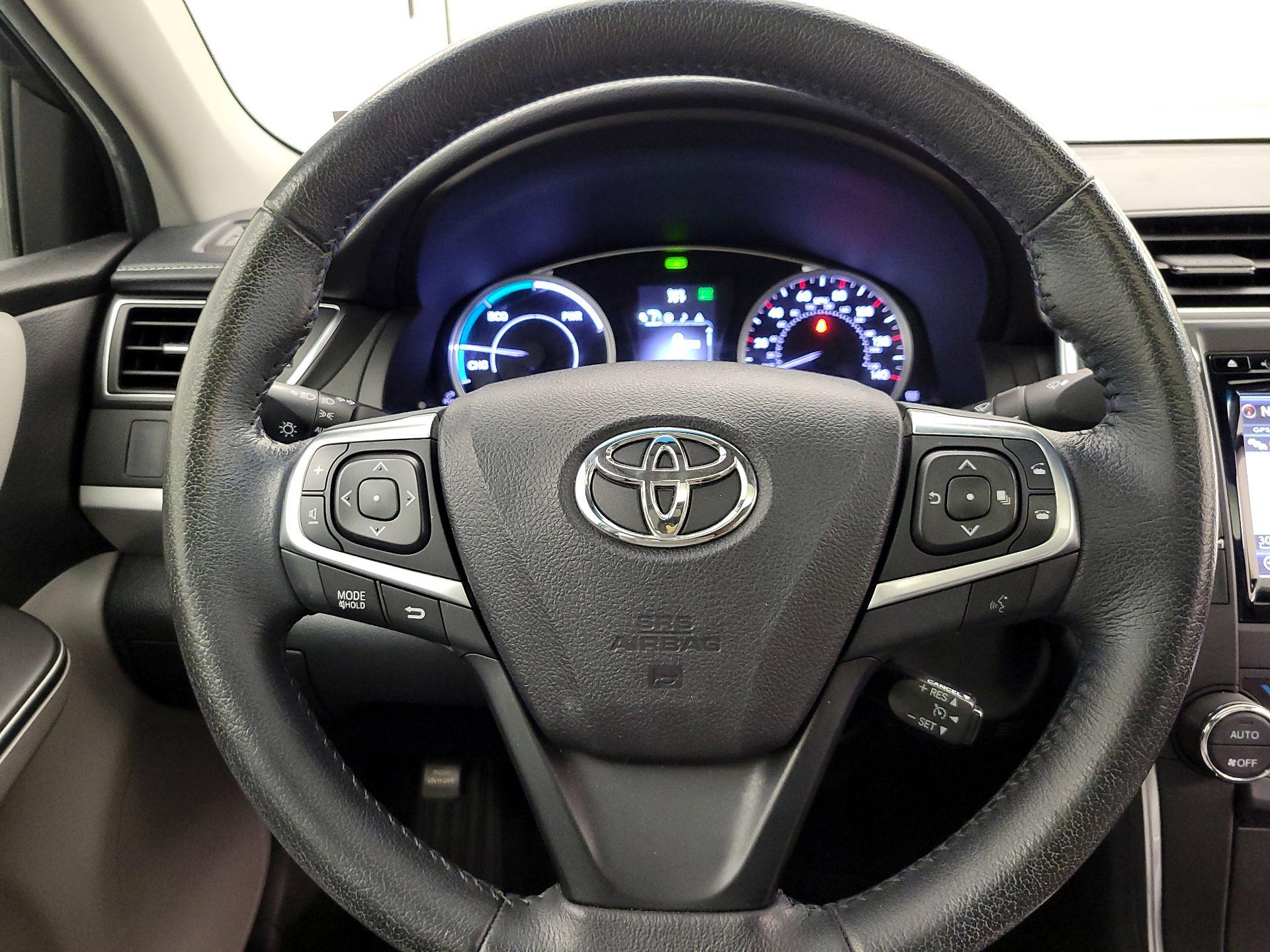 Thumbnail: 2015 Toyota Camry - 10
