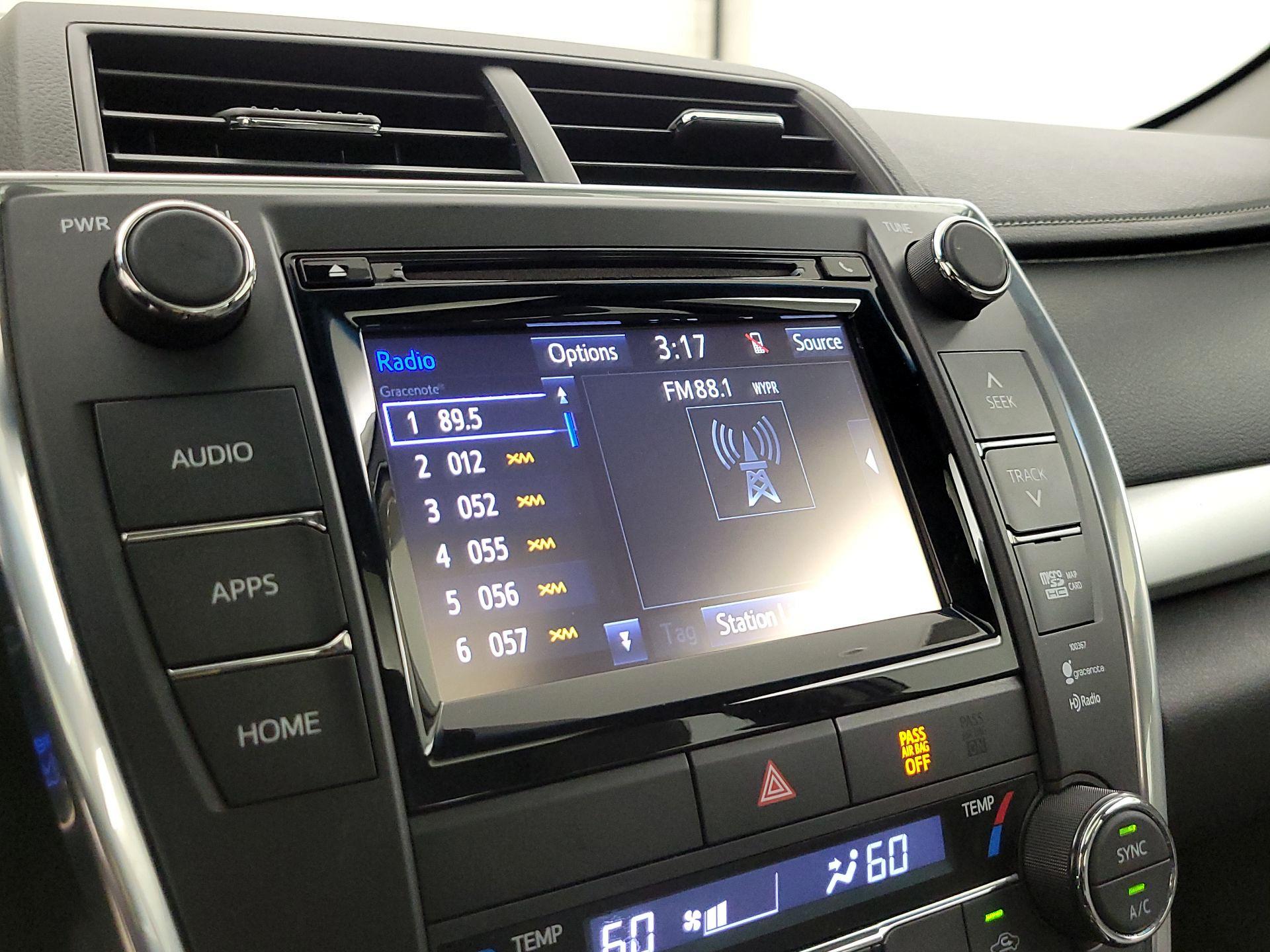 Thumbnail: 2015 Toyota Camry - 16