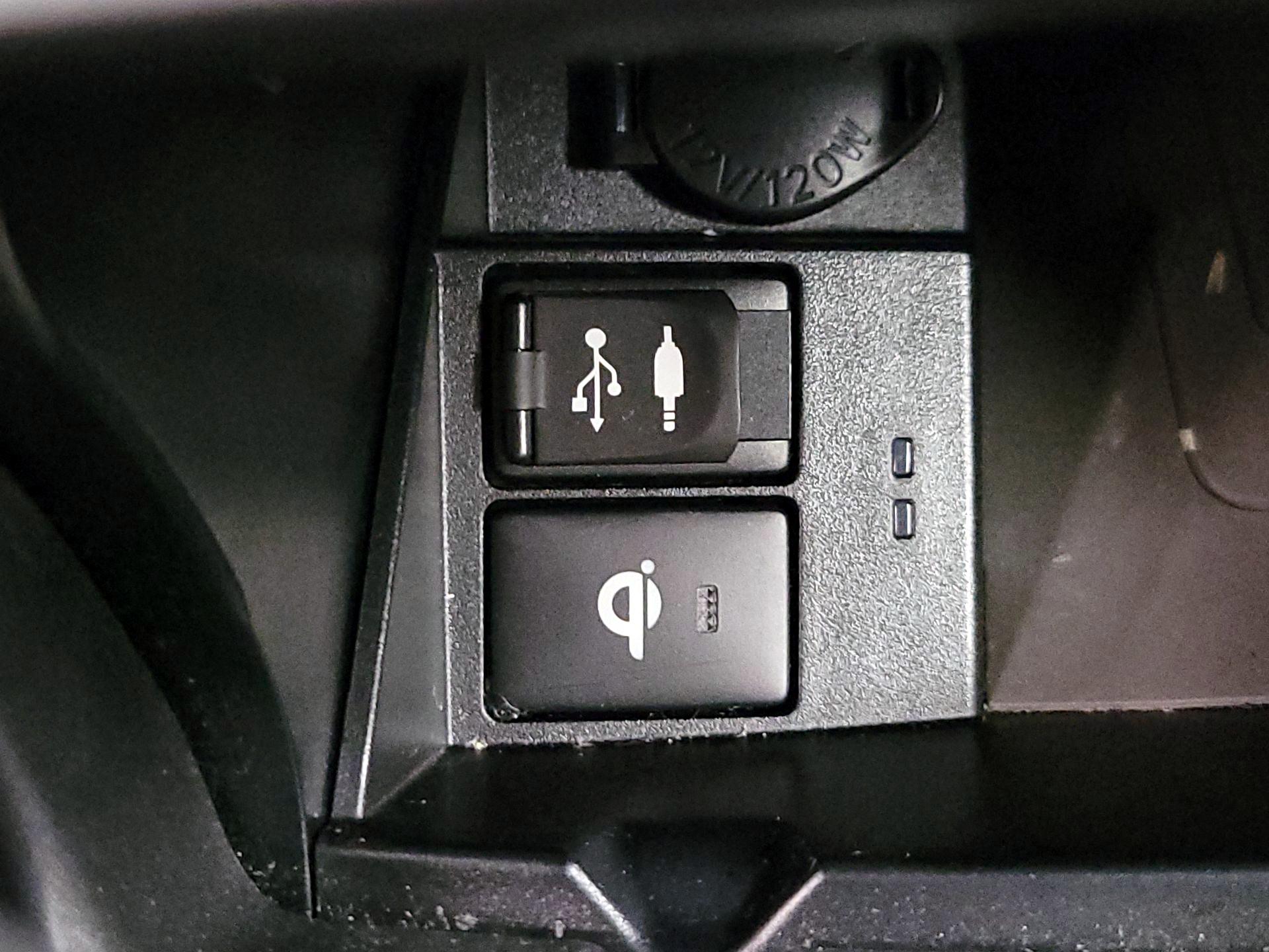 Thumbnail: 2015 Toyota Camry - 19