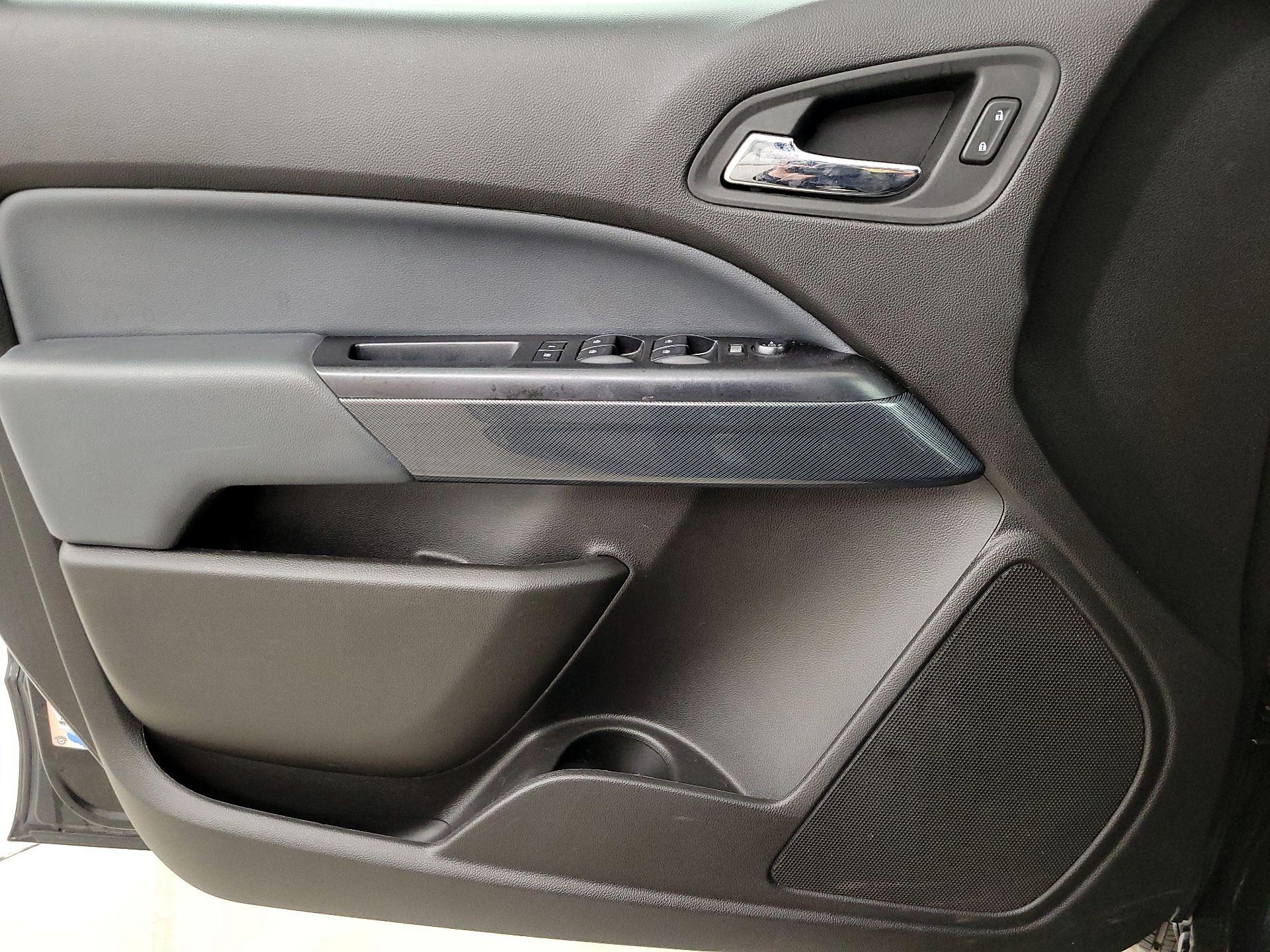 Thumbnail: 2017 Chevrolet Colorado - 12