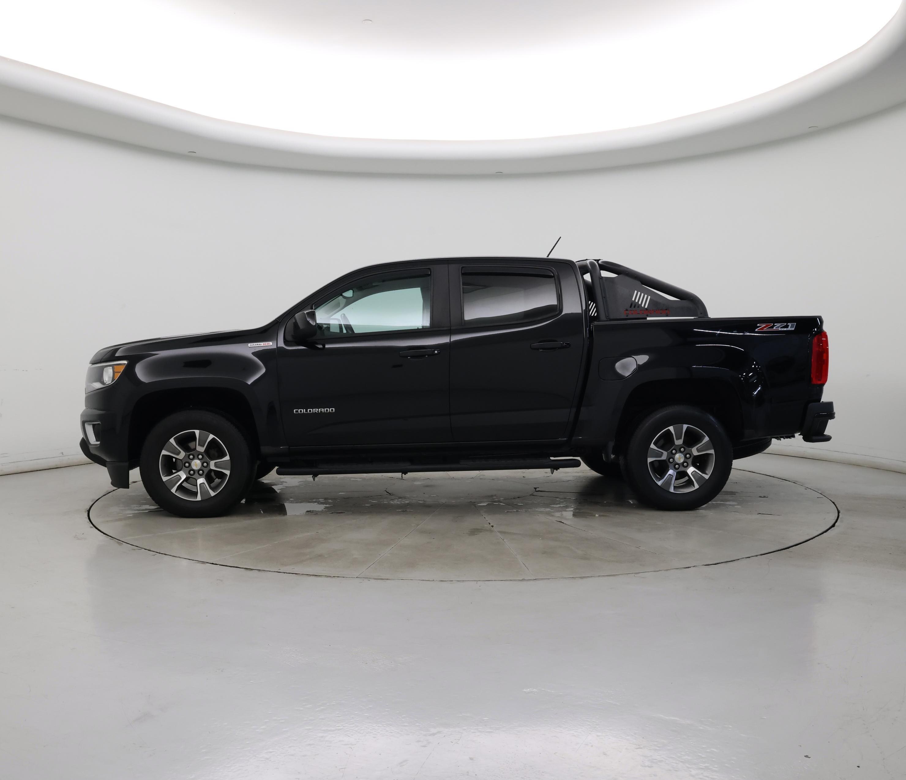 Thumbnail: 2017 Chevrolet Colorado - 3