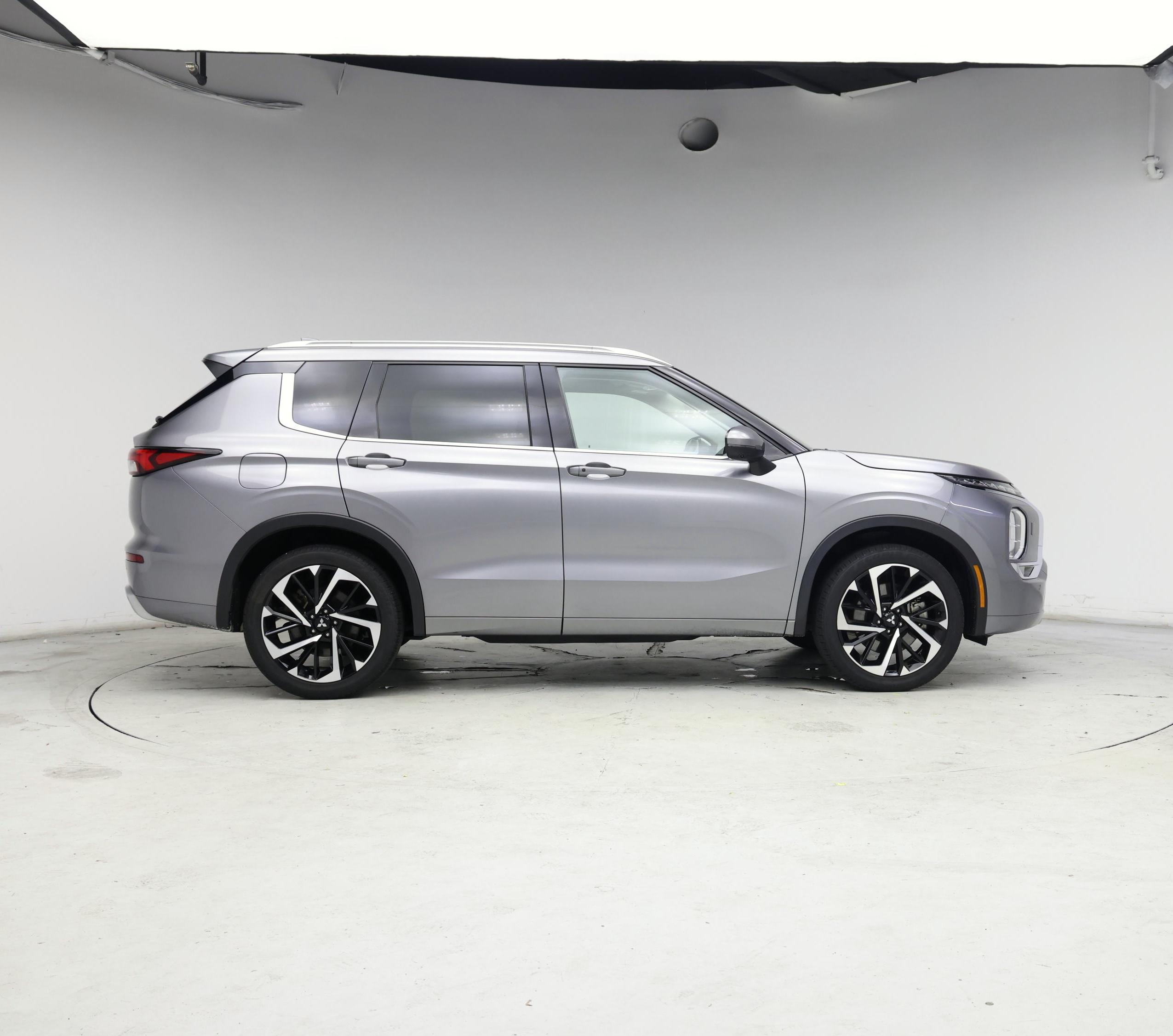 Thumbnail: 2022 Mitsubishi Outlander - 7