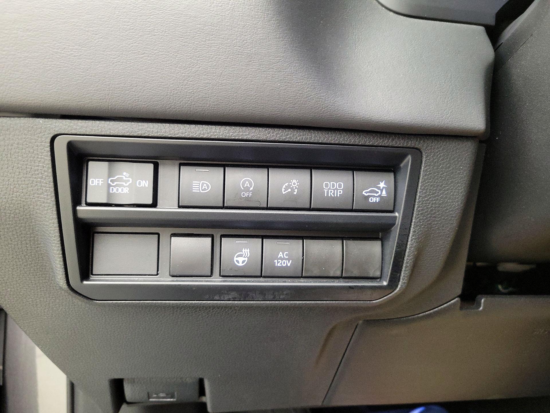 Thumbnail: 2023 Toyota Tundra - 13