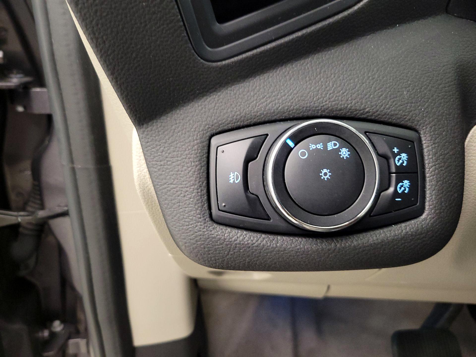 Thumbnail: 2014 Ford C-Max - 13
