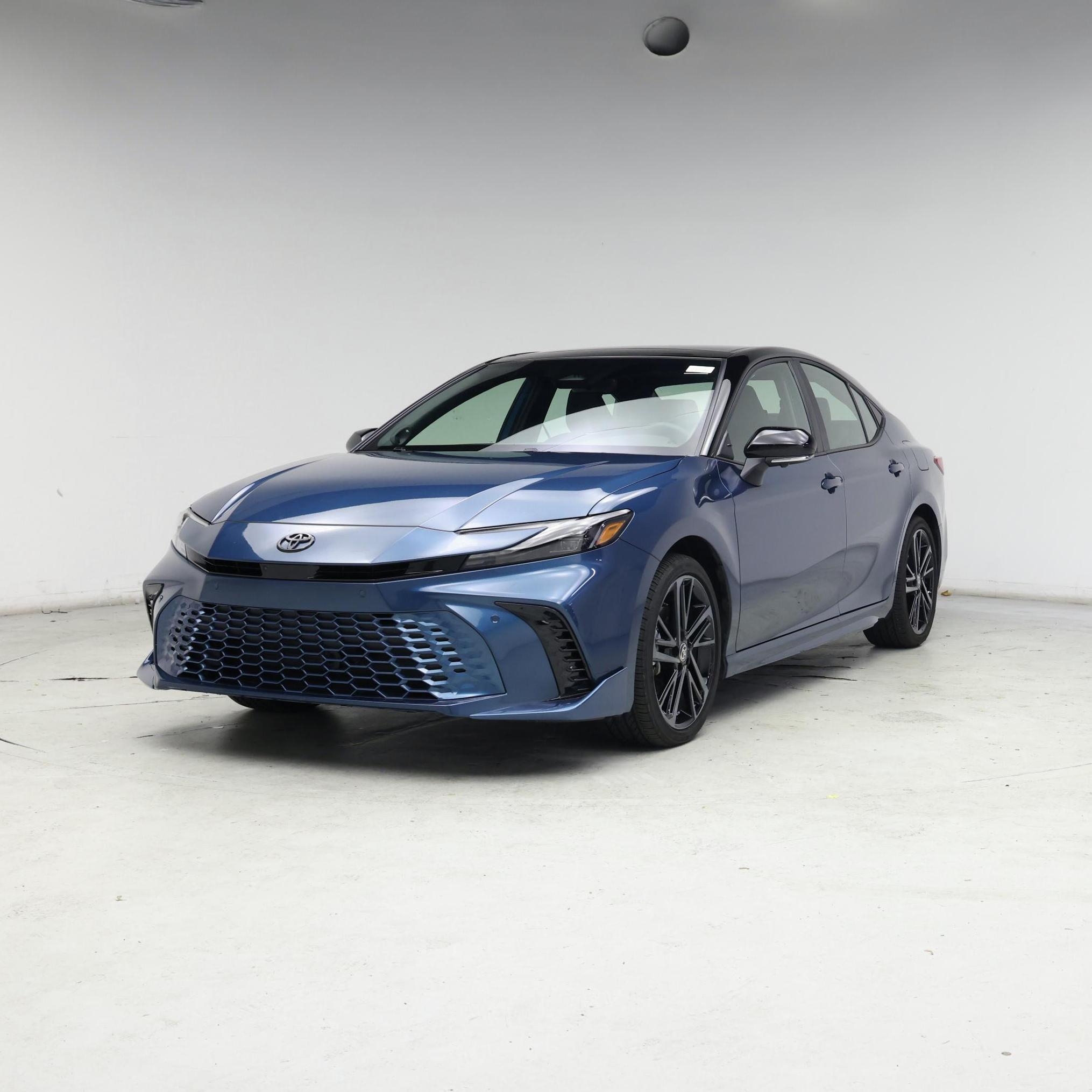 Thumbnail: 2025 Toyota Camry - 4