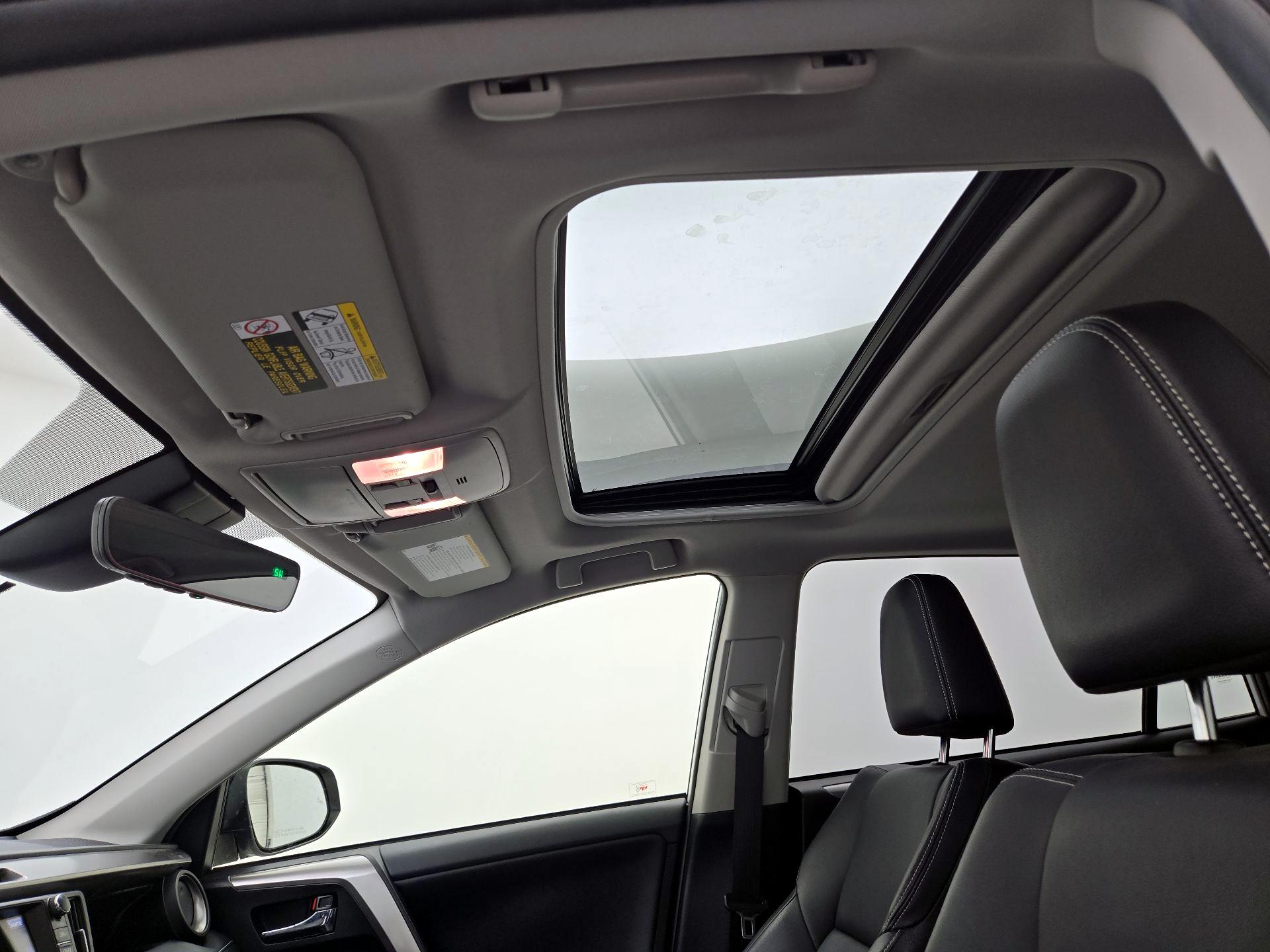 Thumbnail: 2017 Toyota RAV4 - 18