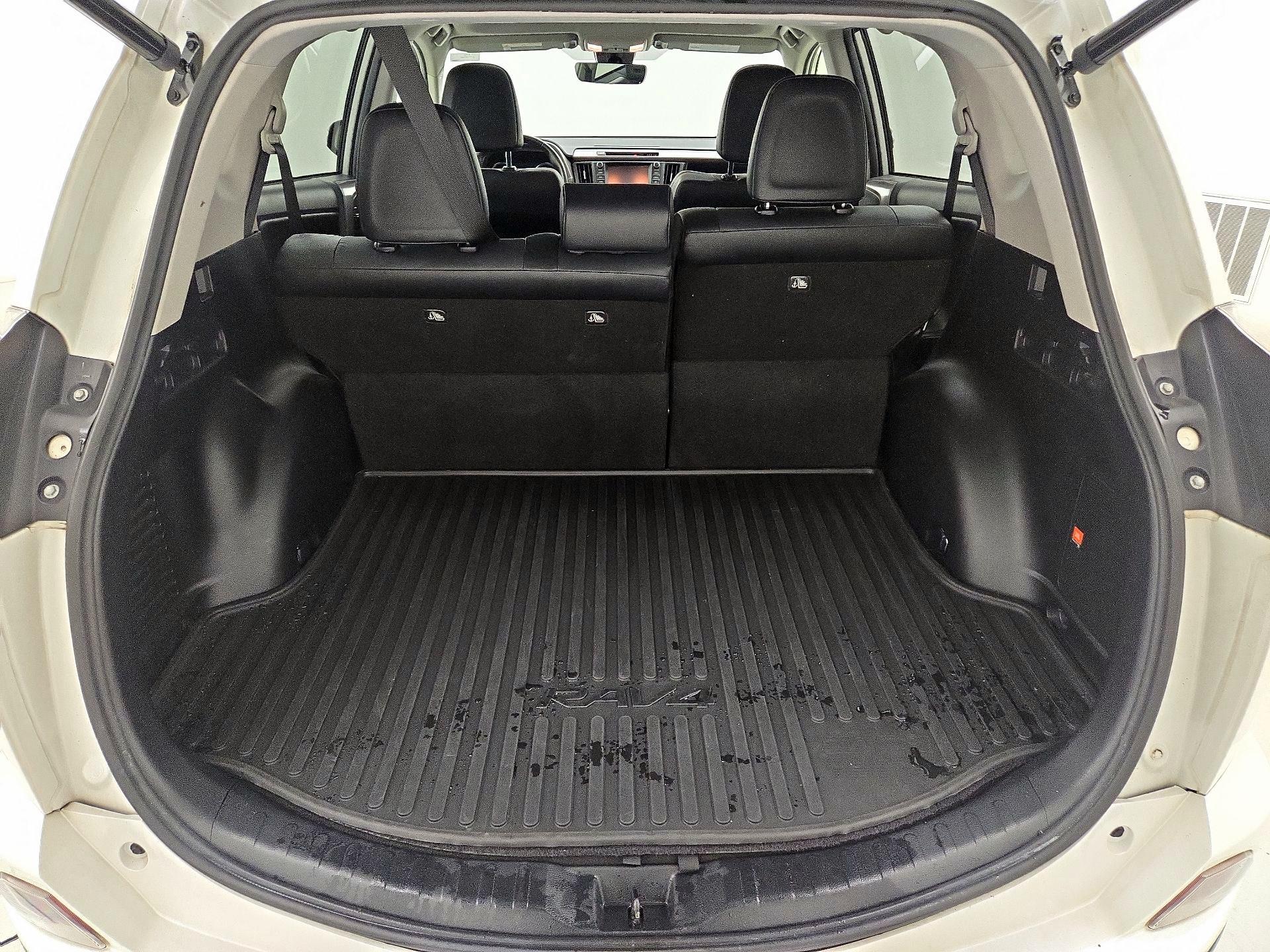 Thumbnail: 2017 Toyota RAV4 - 20