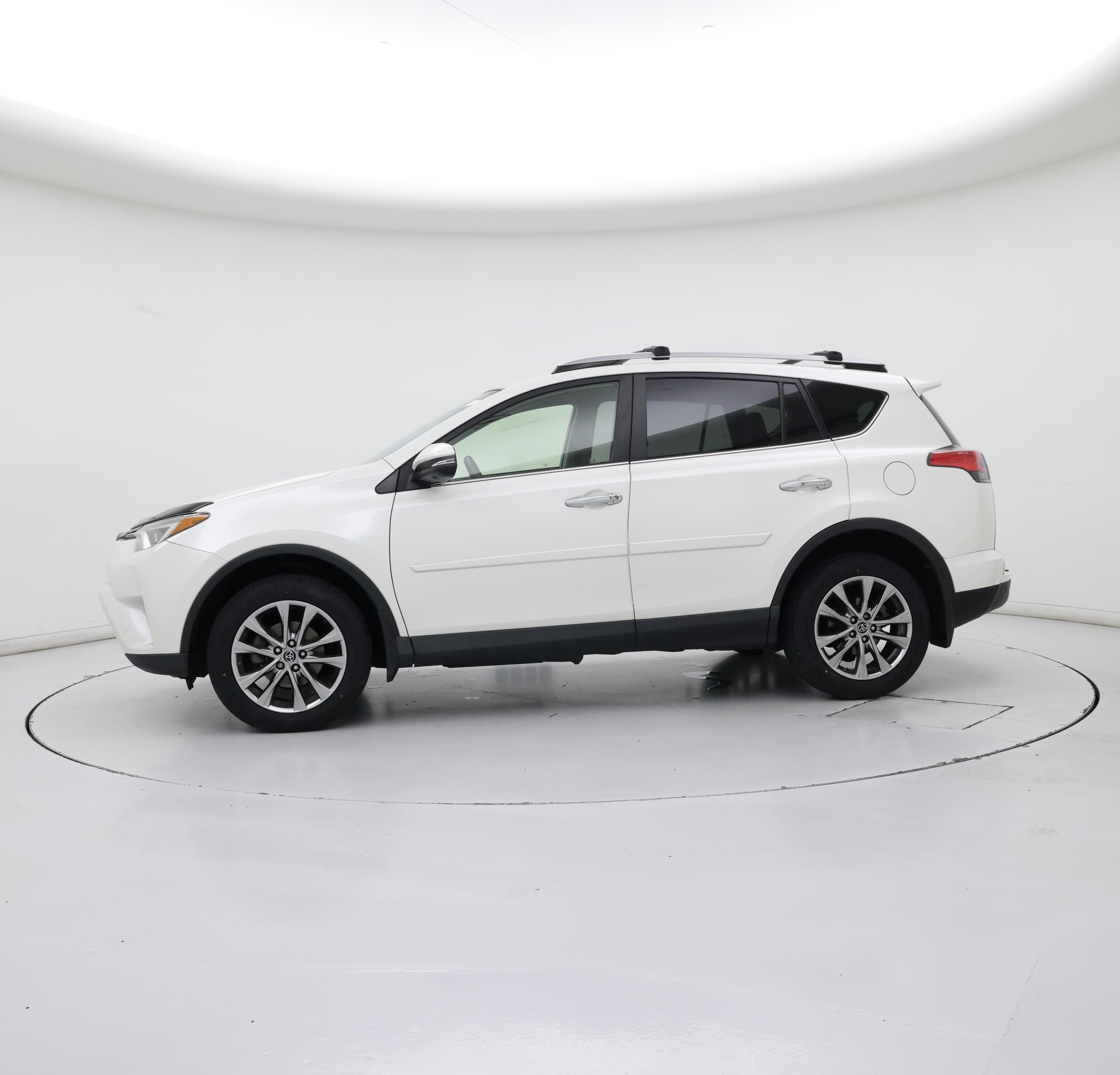 Thumbnail: 2017 Toyota RAV4 - 3