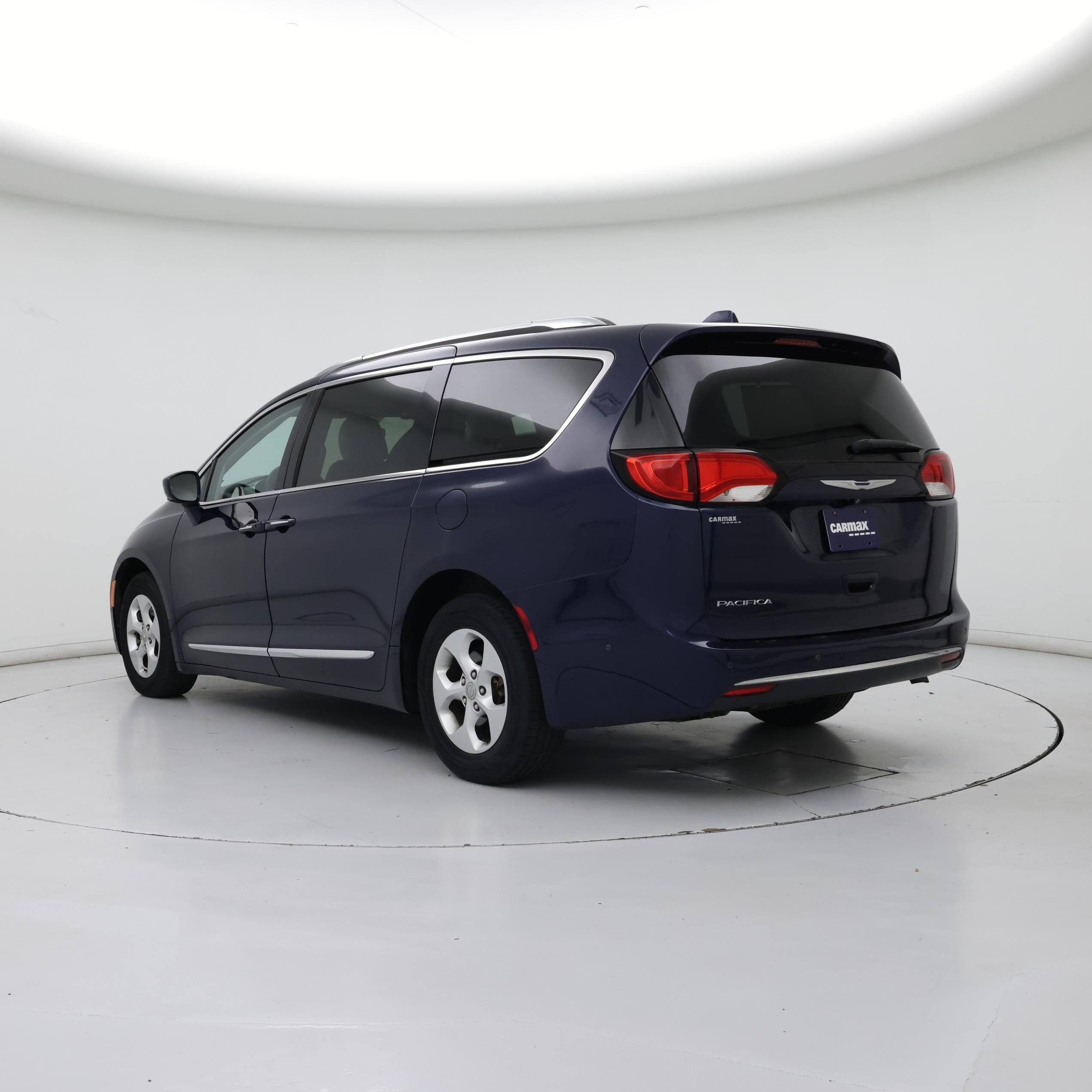 Thumbnail: 2017 Chrysler Pacifica - 2