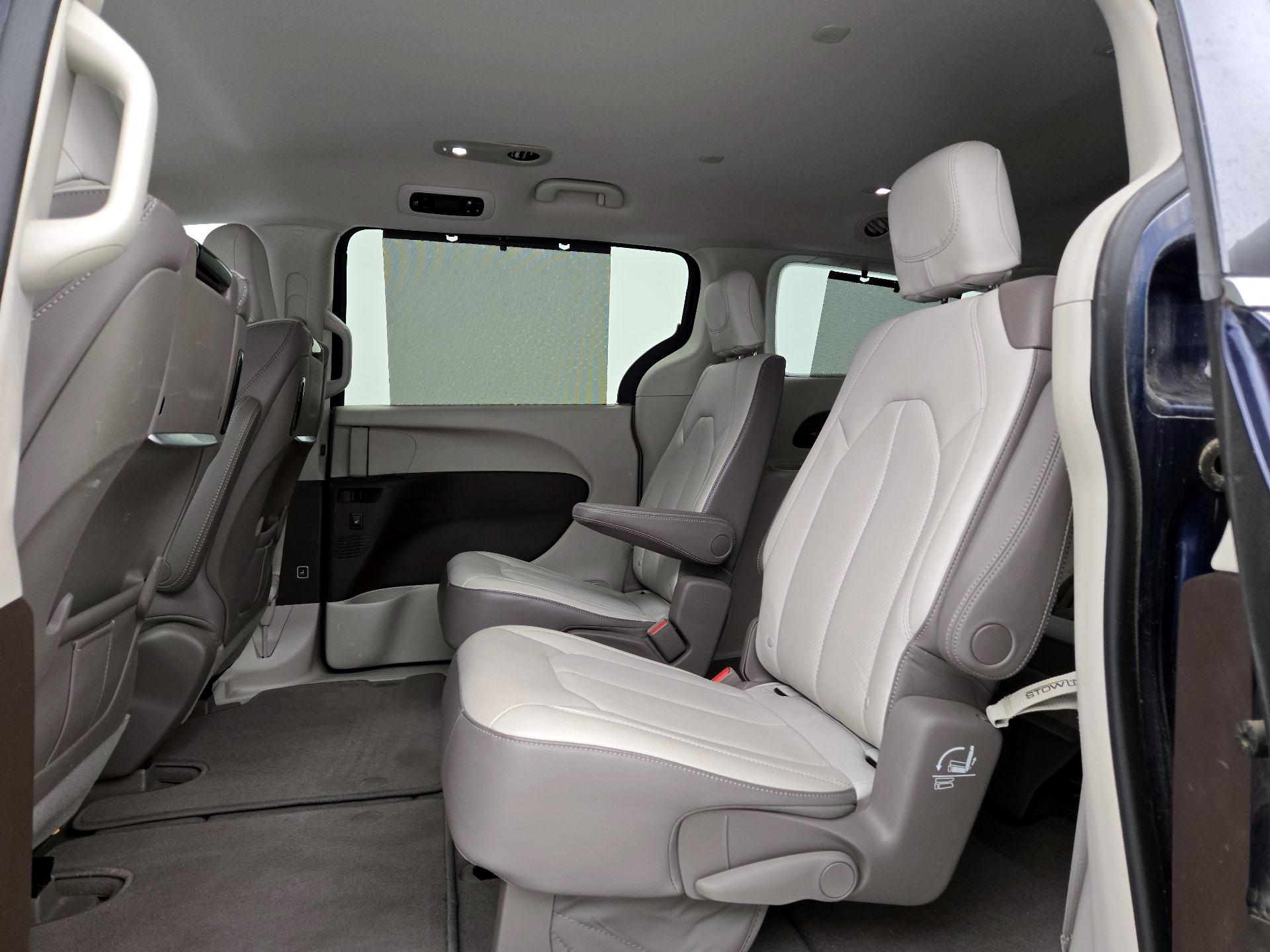 Thumbnail: 2017 Chrysler Pacifica - 20